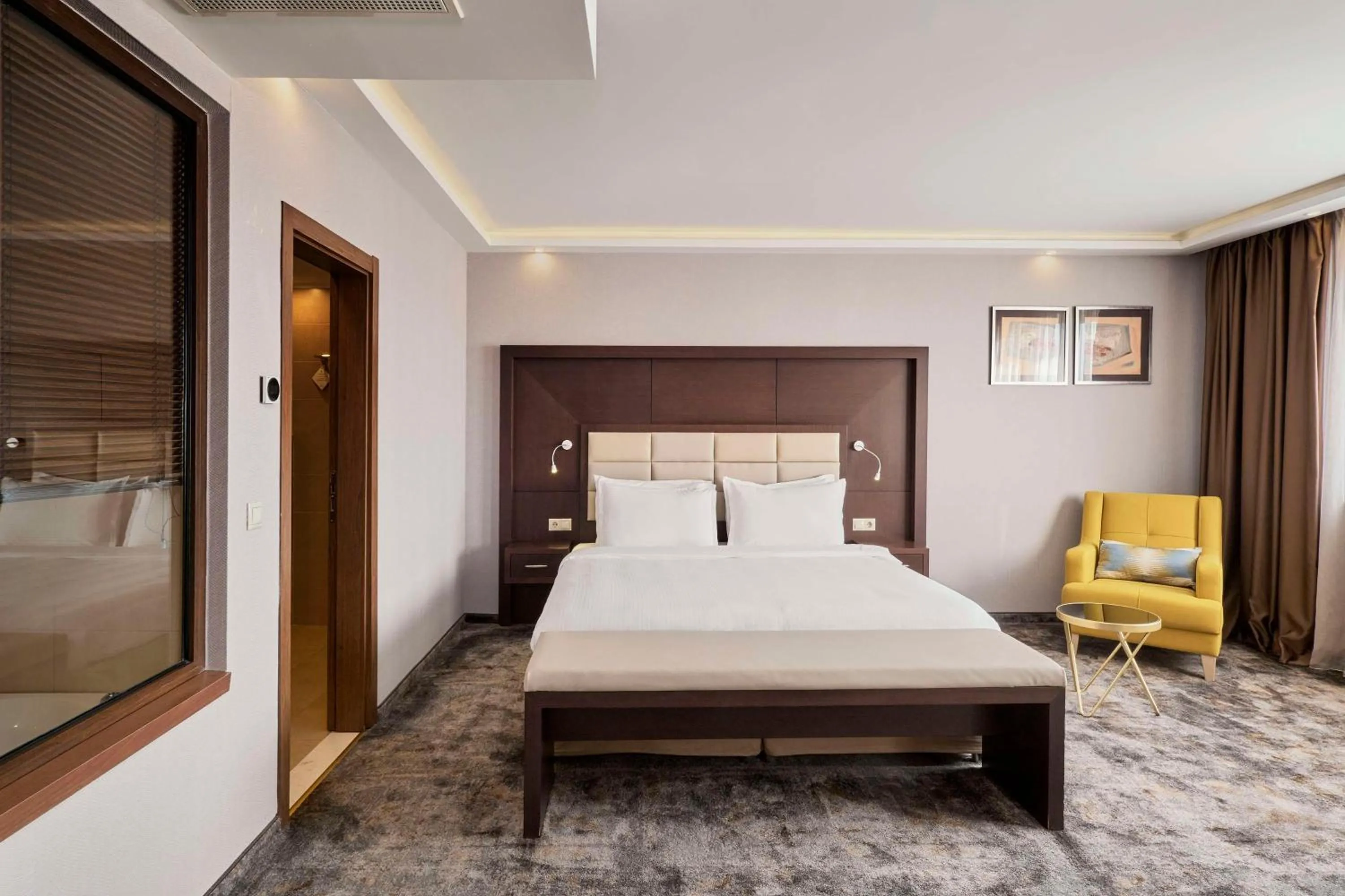 Photo of the whole room, Bed in Radisson Hotel Plovdiv