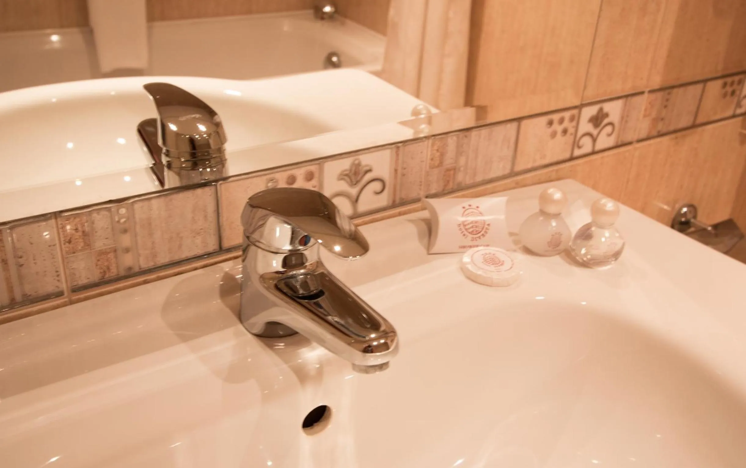 Bathroom in Hotel Divesta - self check in