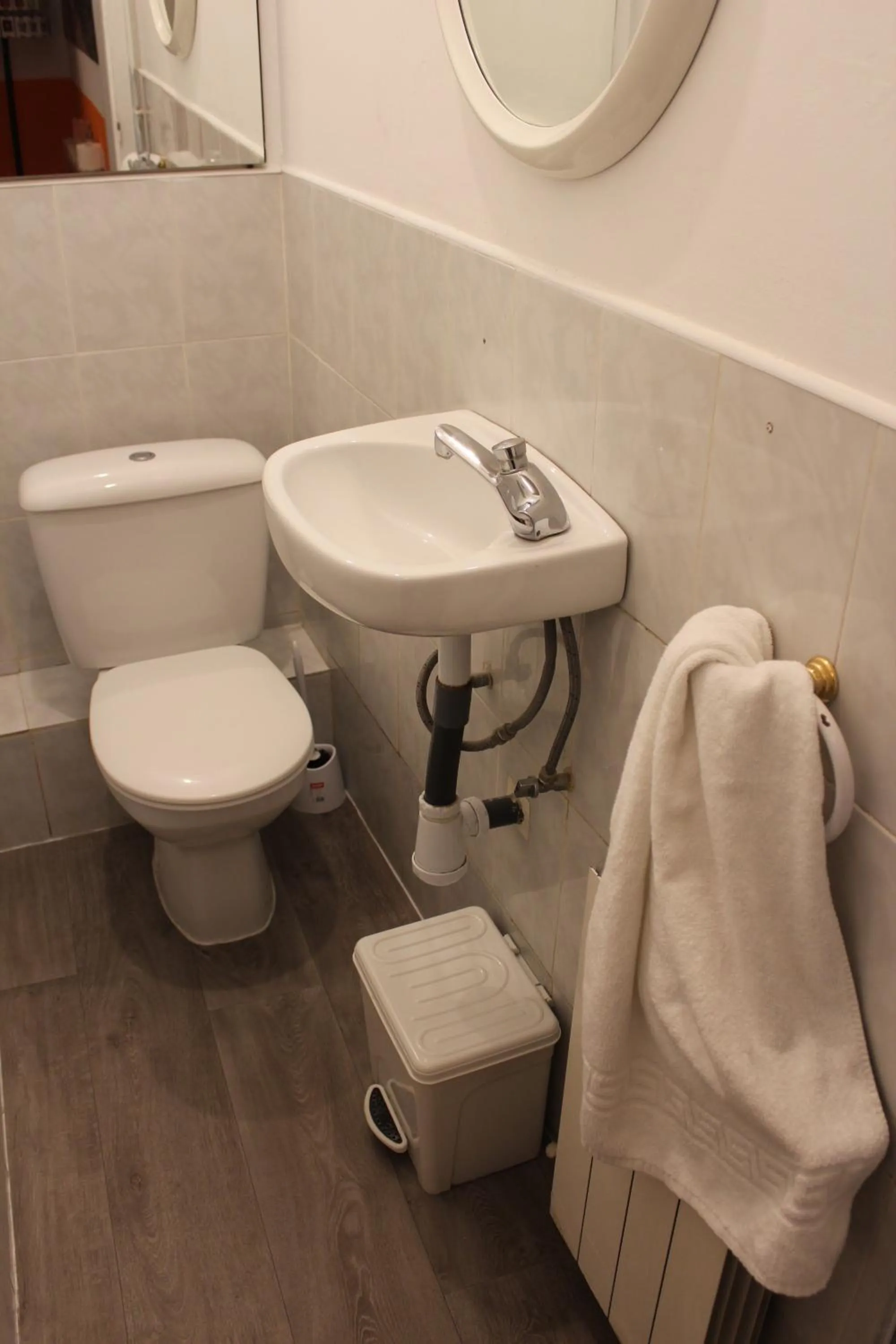 Toilet in Pensión Arosa