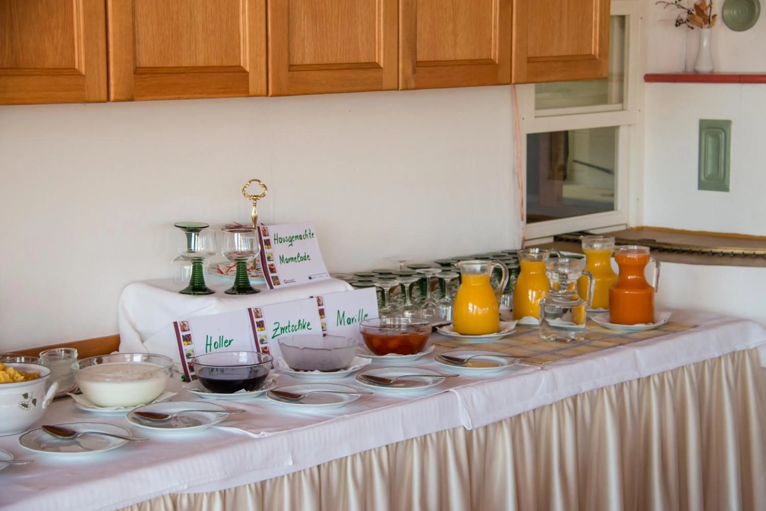 Food and drinks in Hotel Restaurant Winterbach