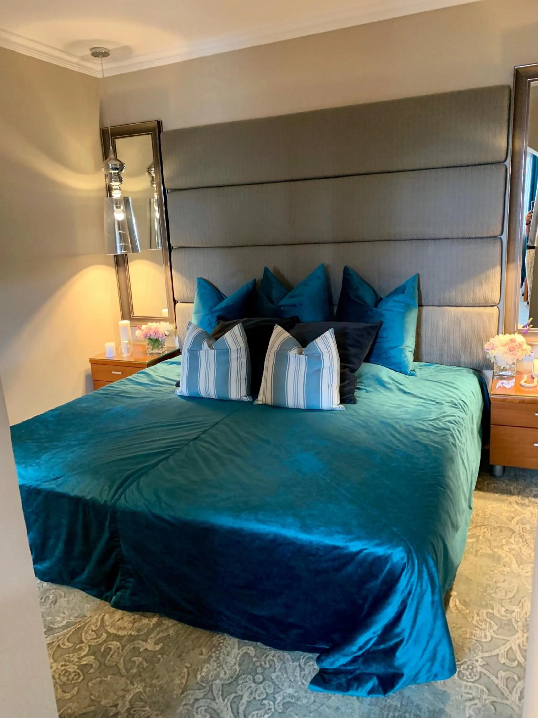 Bed in Atlantic Hotel - Free Parking