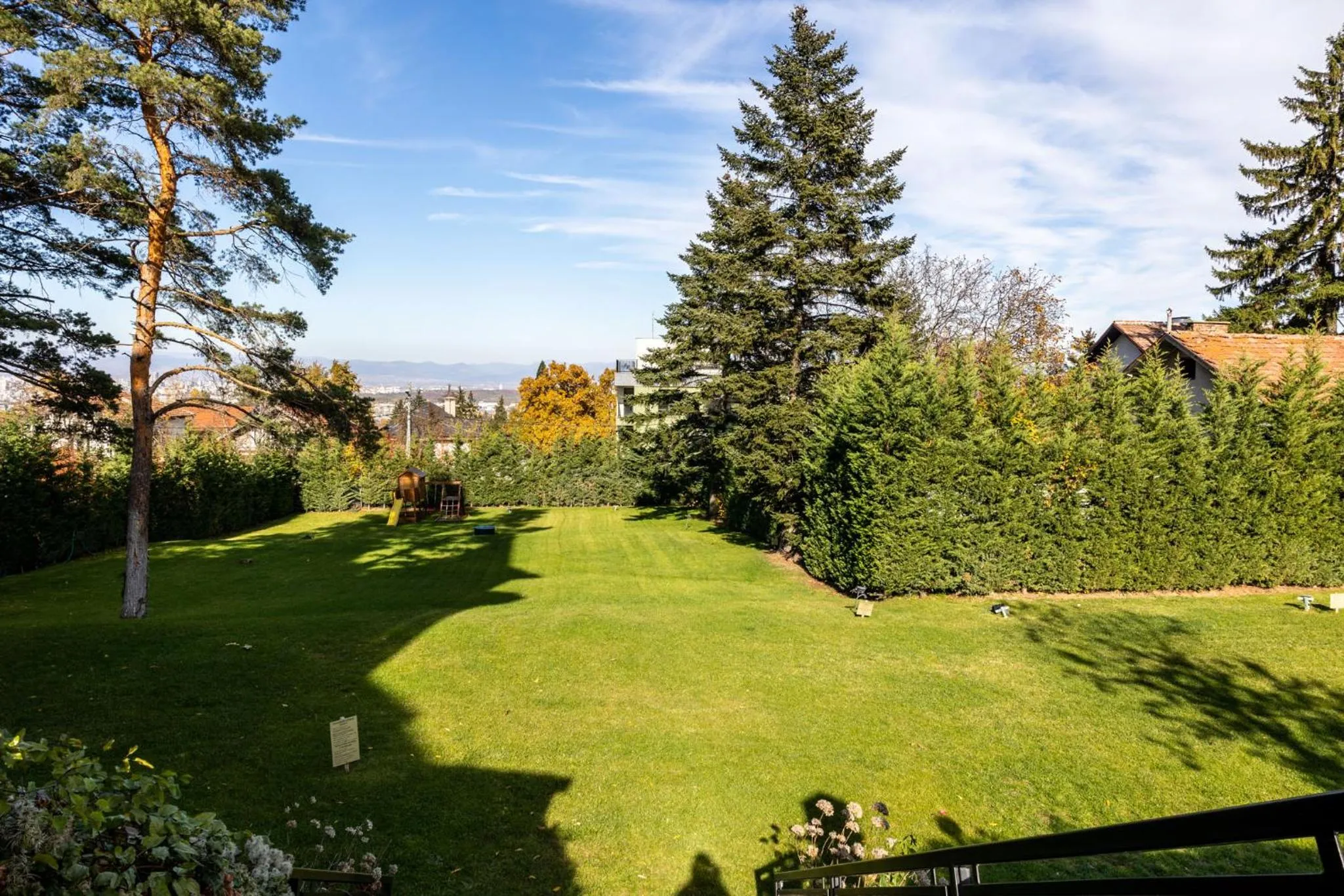 Garden in Atlantic Hotel - Free Parking