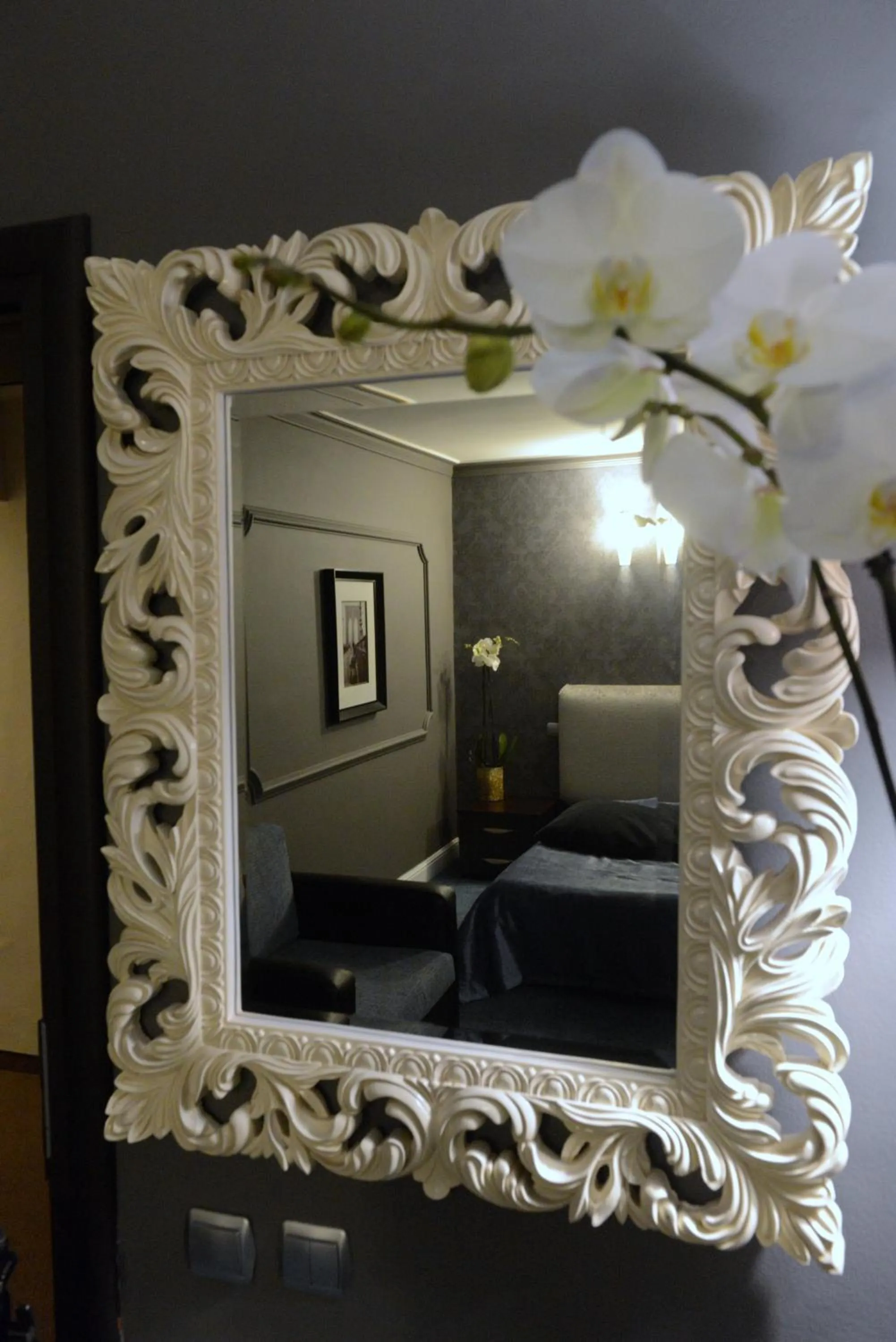 Photo of the whole room in Atlantic Hotel - Free Parking