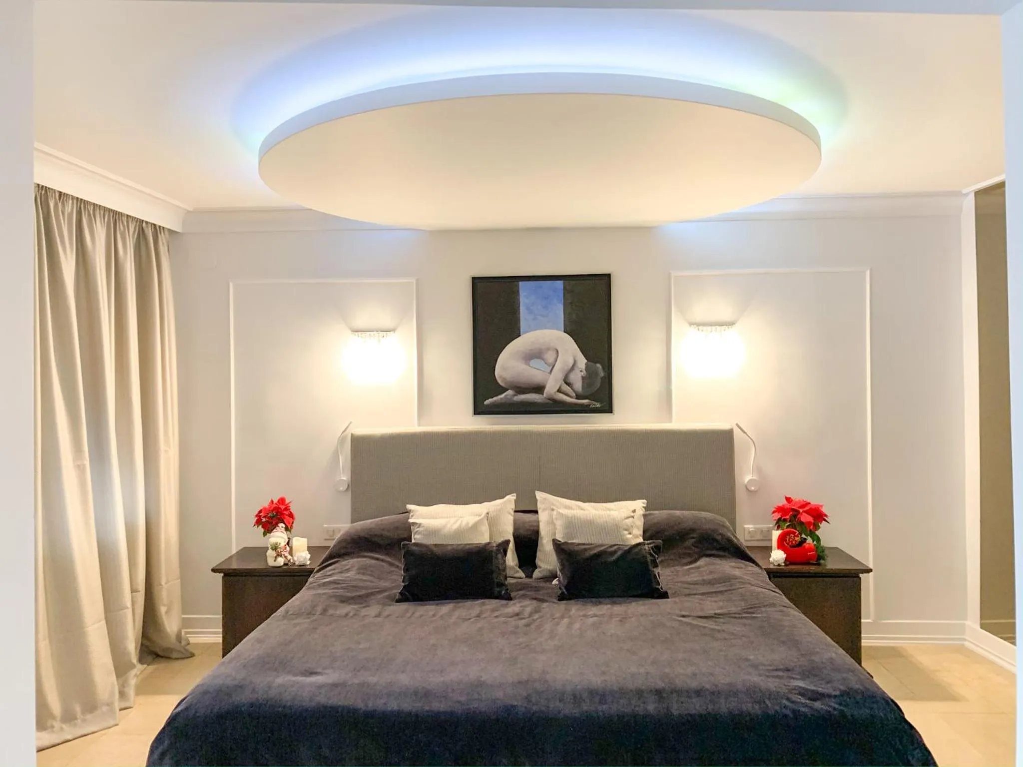 Photo of the whole room, Bed in Atlantic Hotel - Free Parking