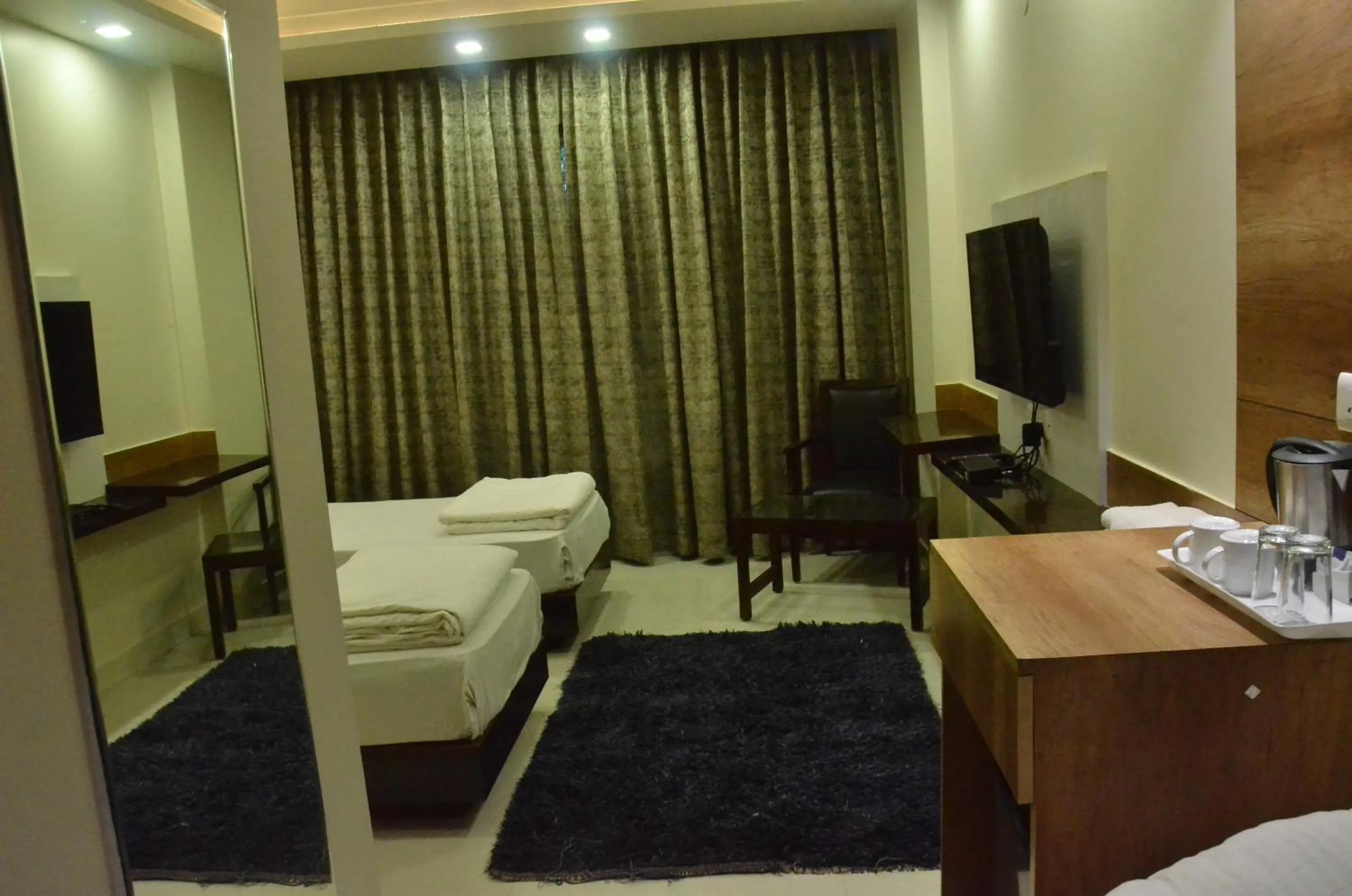 Property building, Bed in Hotel Sopan Heights