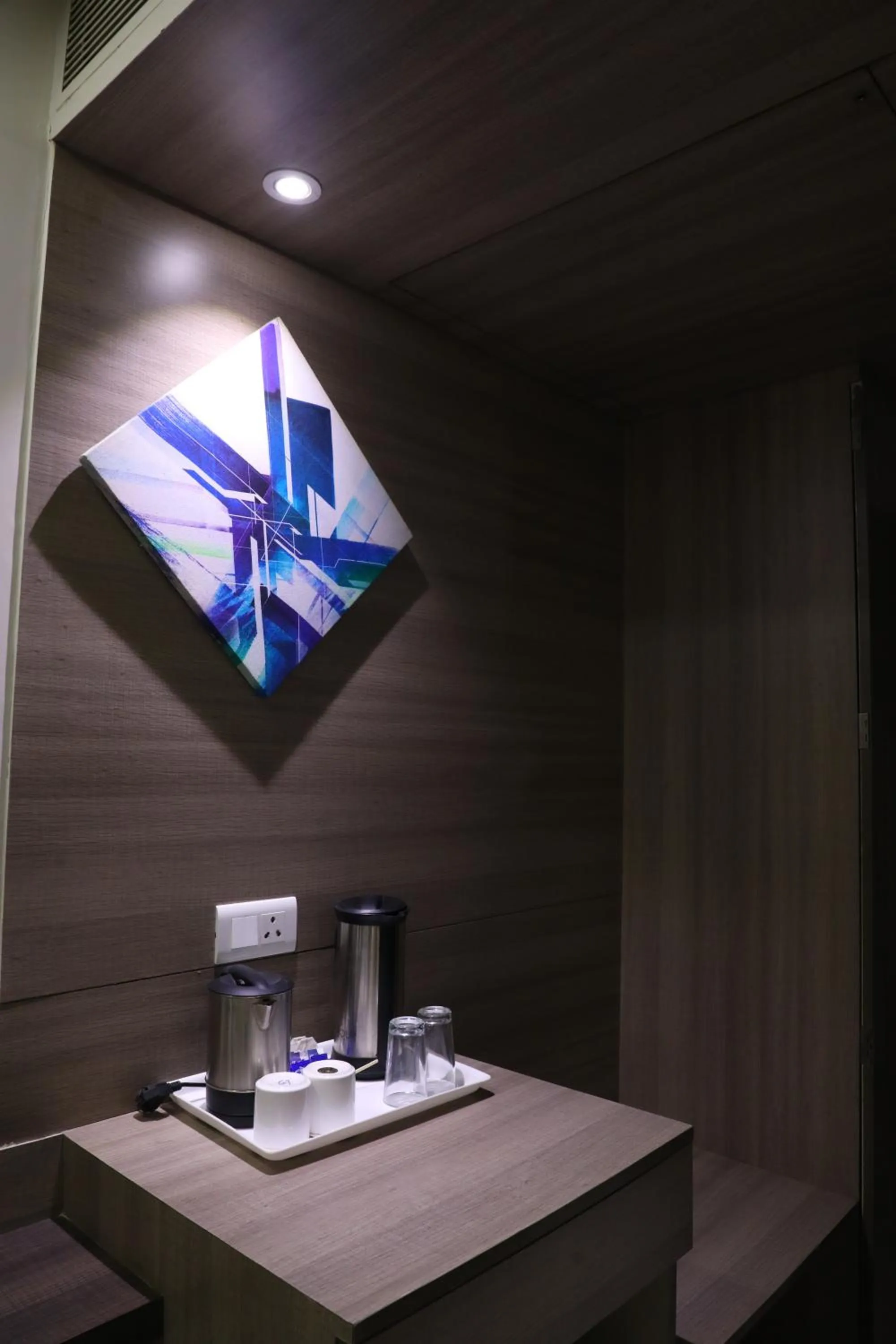 Coffee/tea facilities in Hotel Sopan Heights