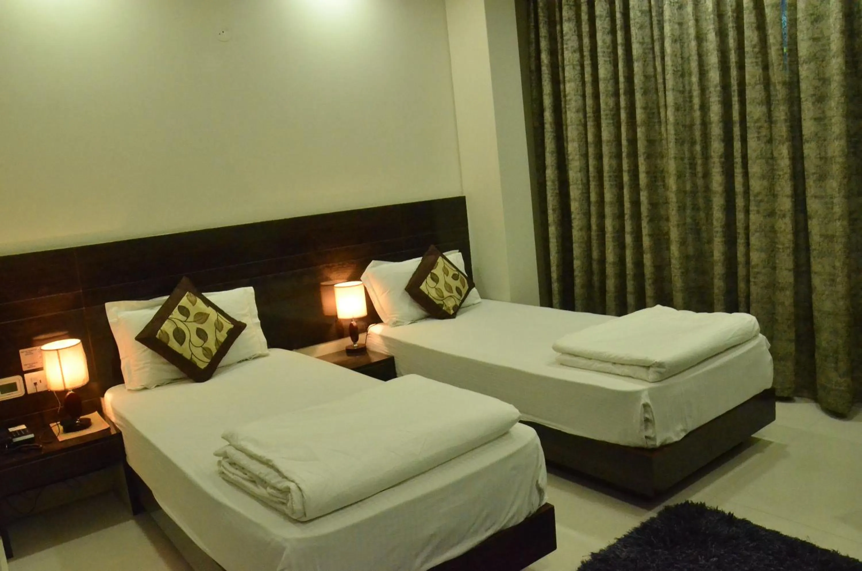 Property building, Bed in Hotel Sopan Heights