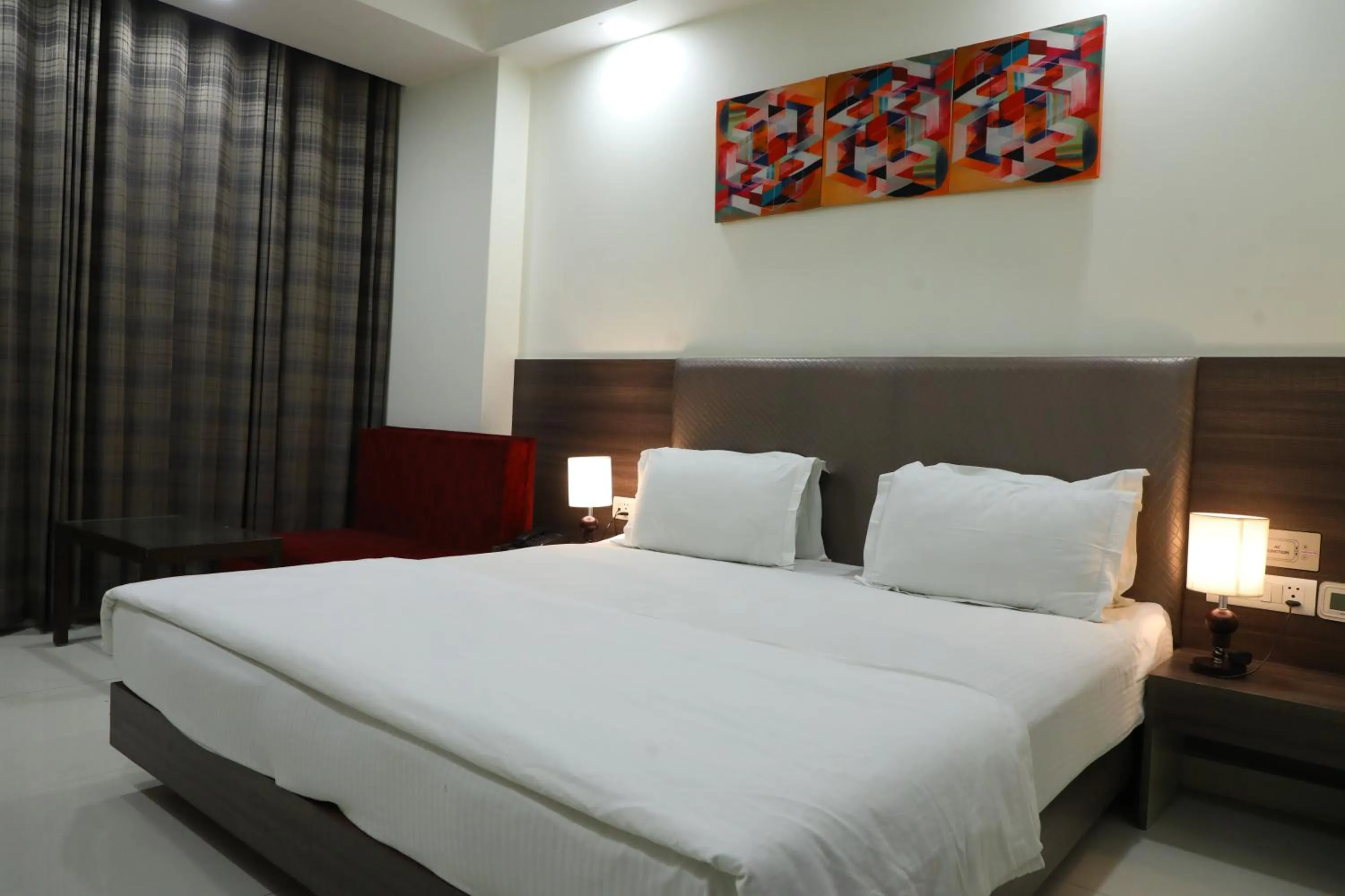 Bedroom, Bed in Hotel Sopan Heights