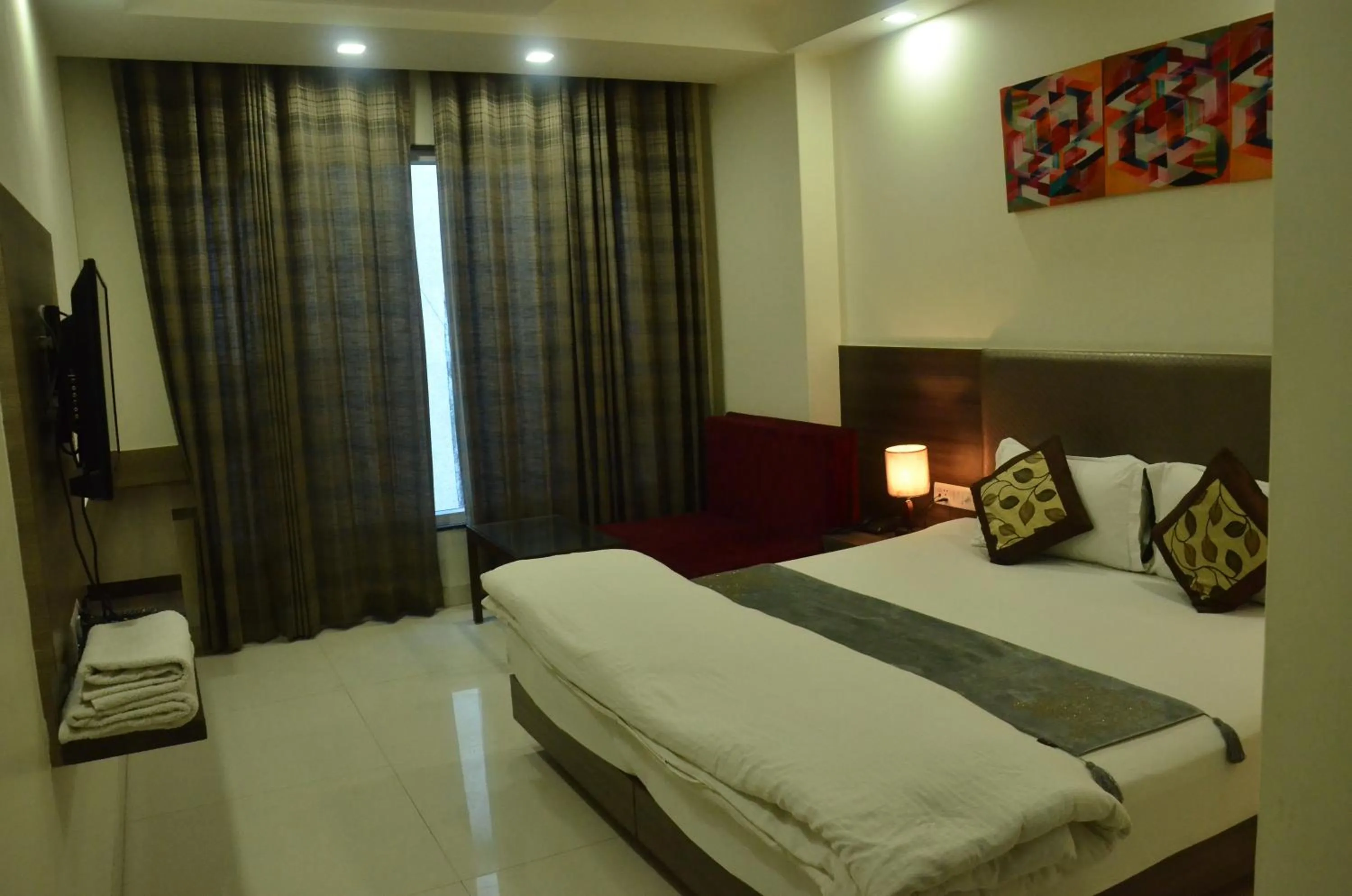 Photo of the whole room, Bed in Hotel Sopan Heights