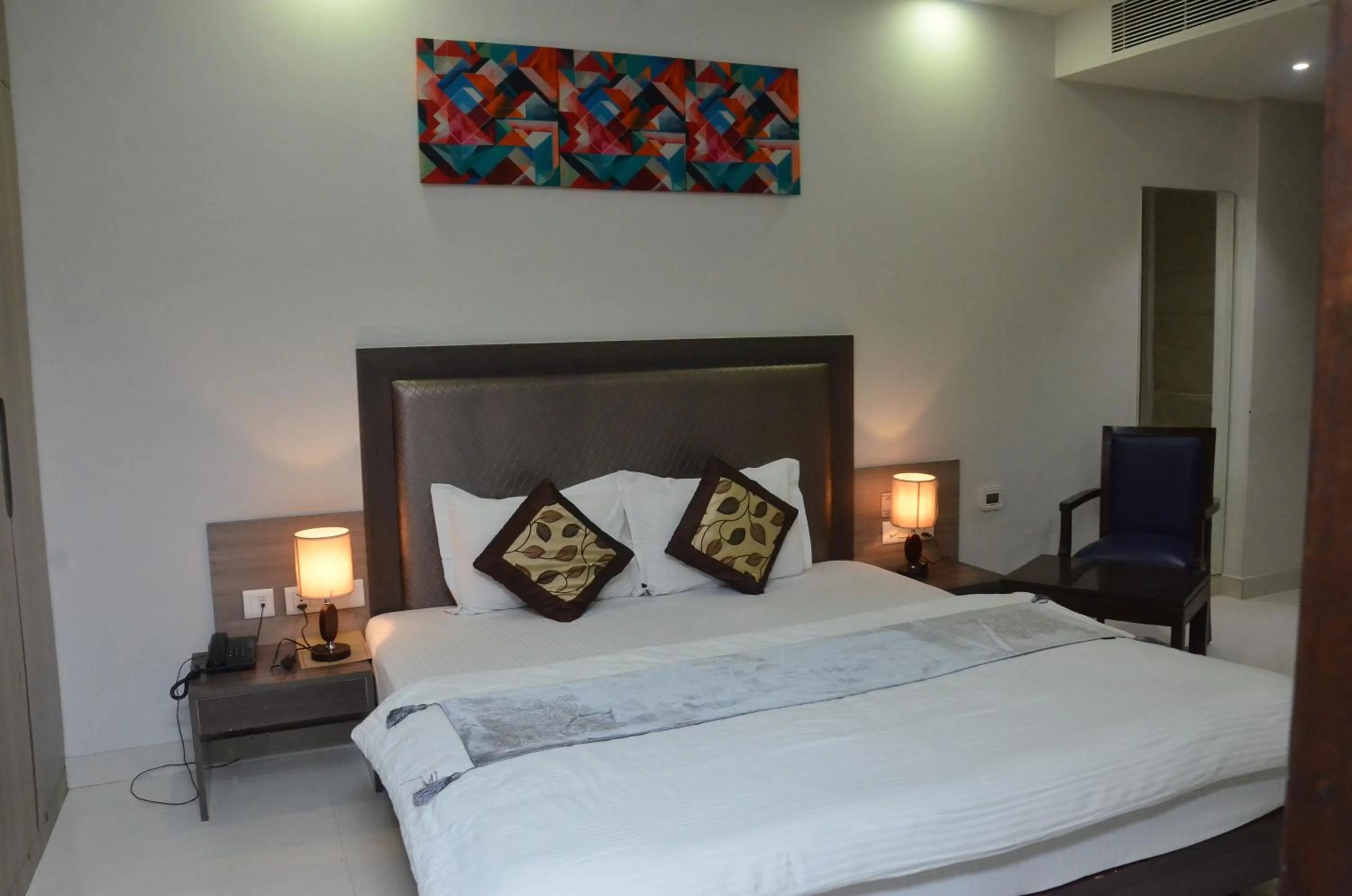 Bedroom, Bed in Hotel Sopan Heights