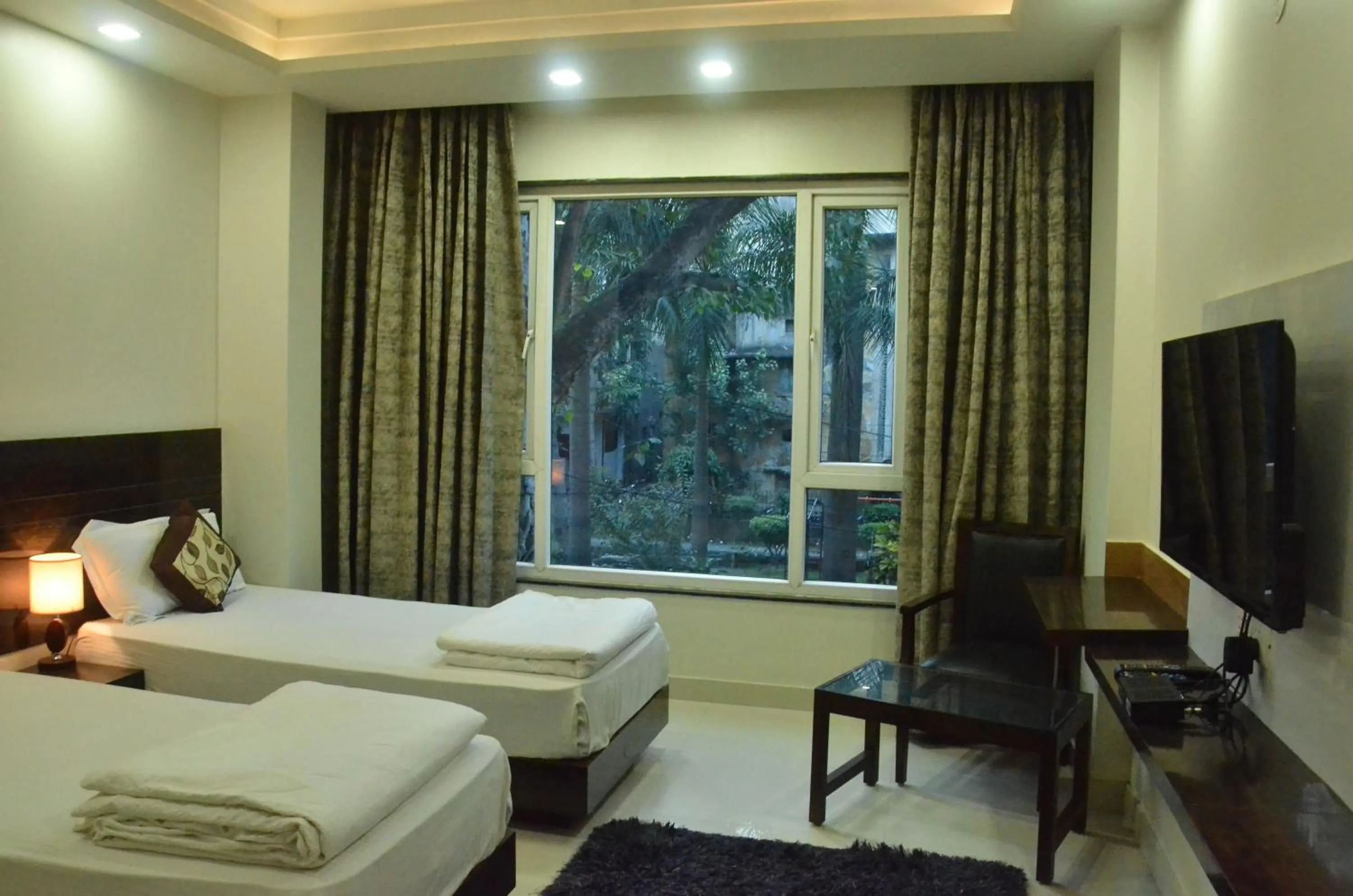 Property building, Bed in Hotel Sopan Heights
