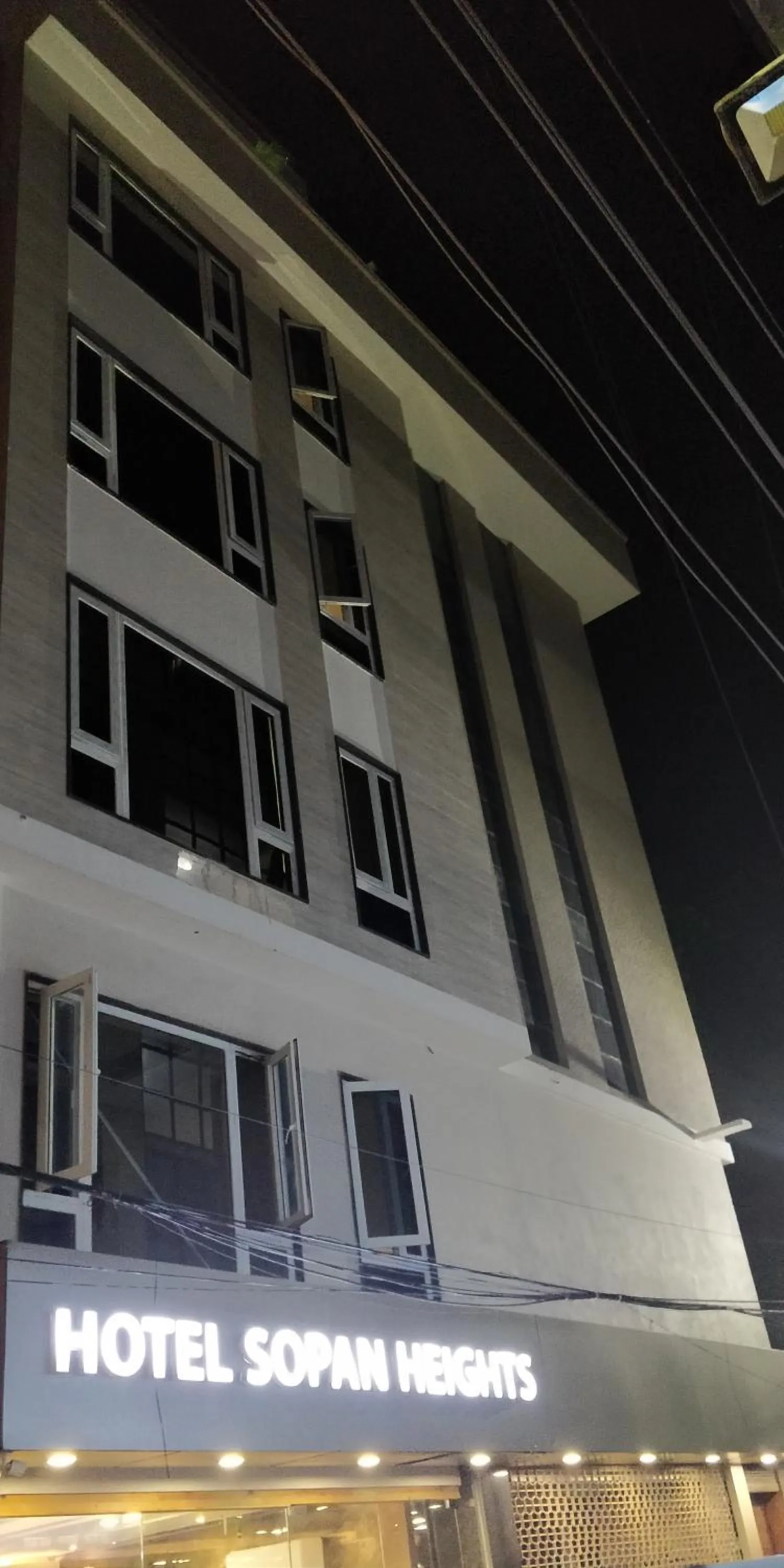 Facade/entrance in Hotel Sopan Heights