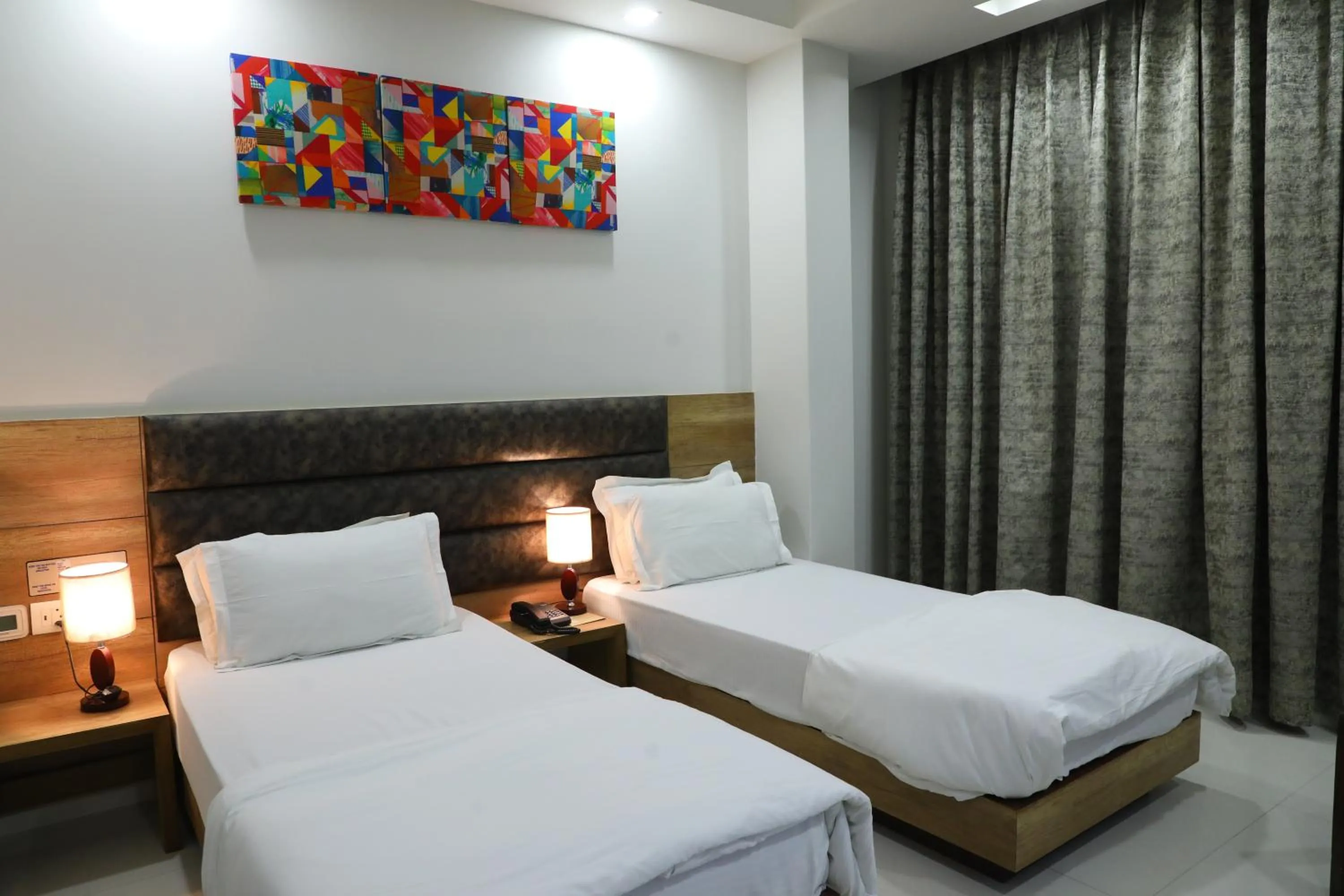 Bed in Hotel Sopan Heights