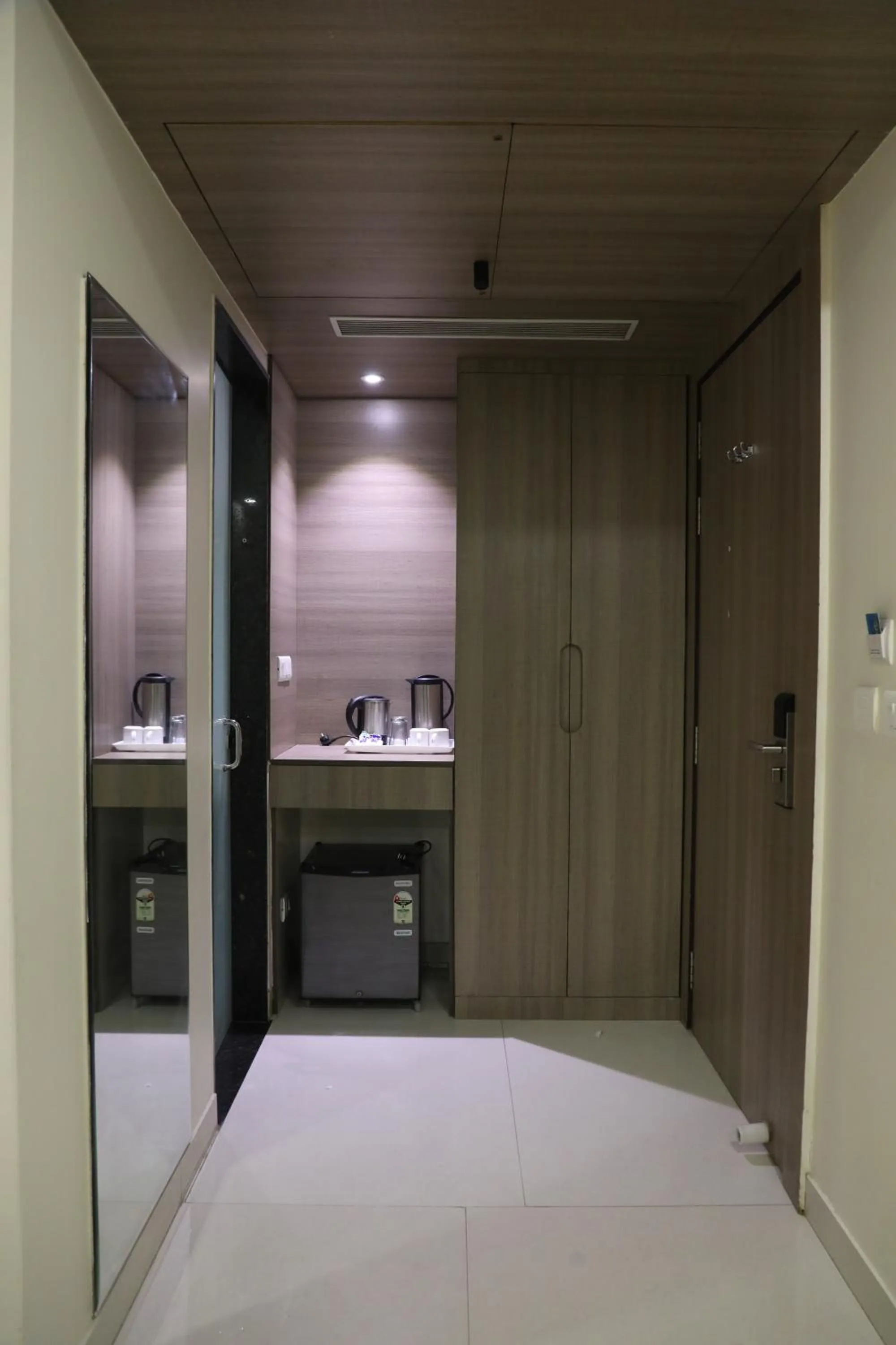 Coffee/tea facilities in Hotel Sopan Heights