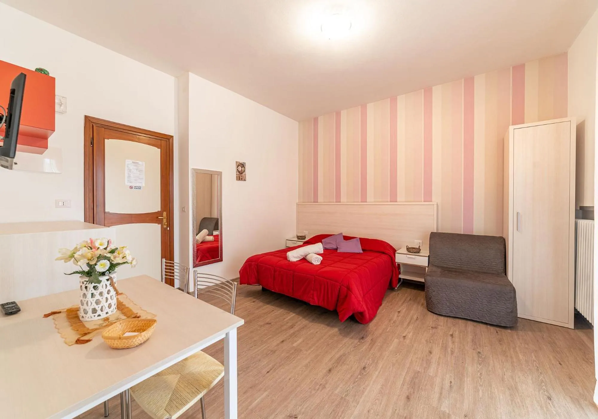 Photo of the whole room, Bed in B&B Villa Montreux