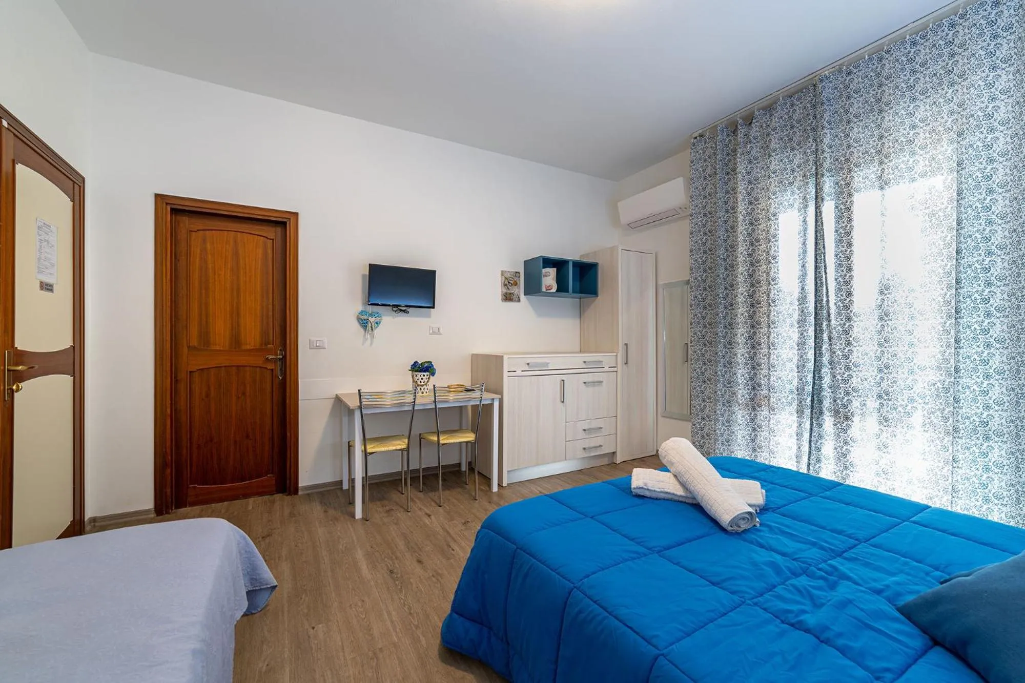 Photo of the whole room, Bed in B&B Villa Montreux