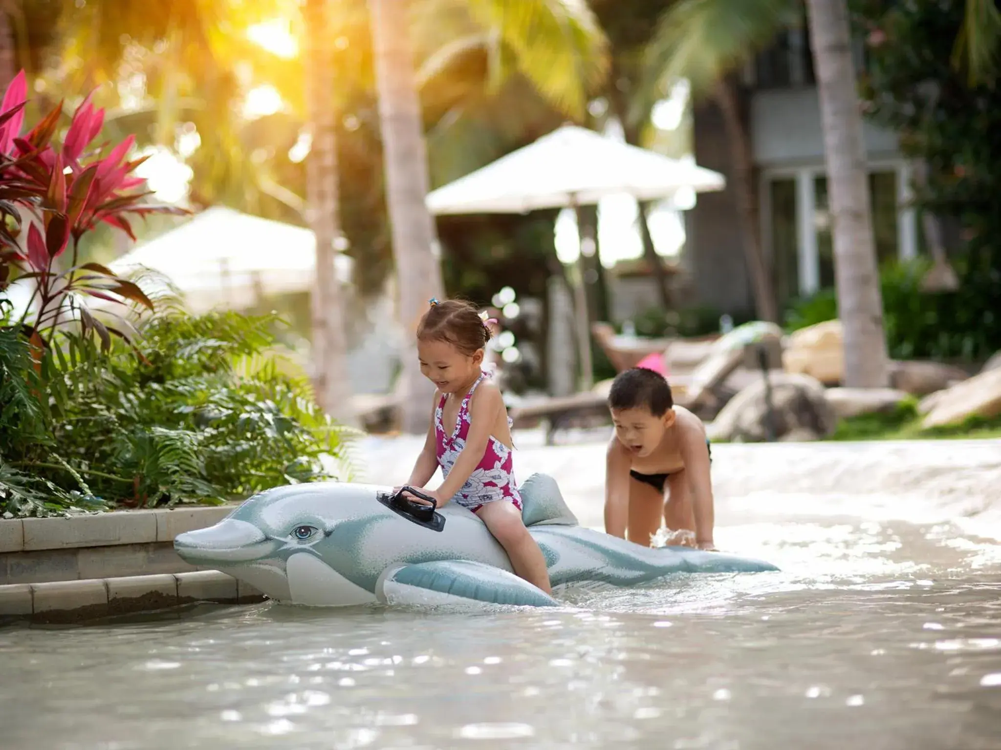 Swimming pool in Mandarin Oriental, Sanya Swimming pool in Mandarin Oriental, Sanya