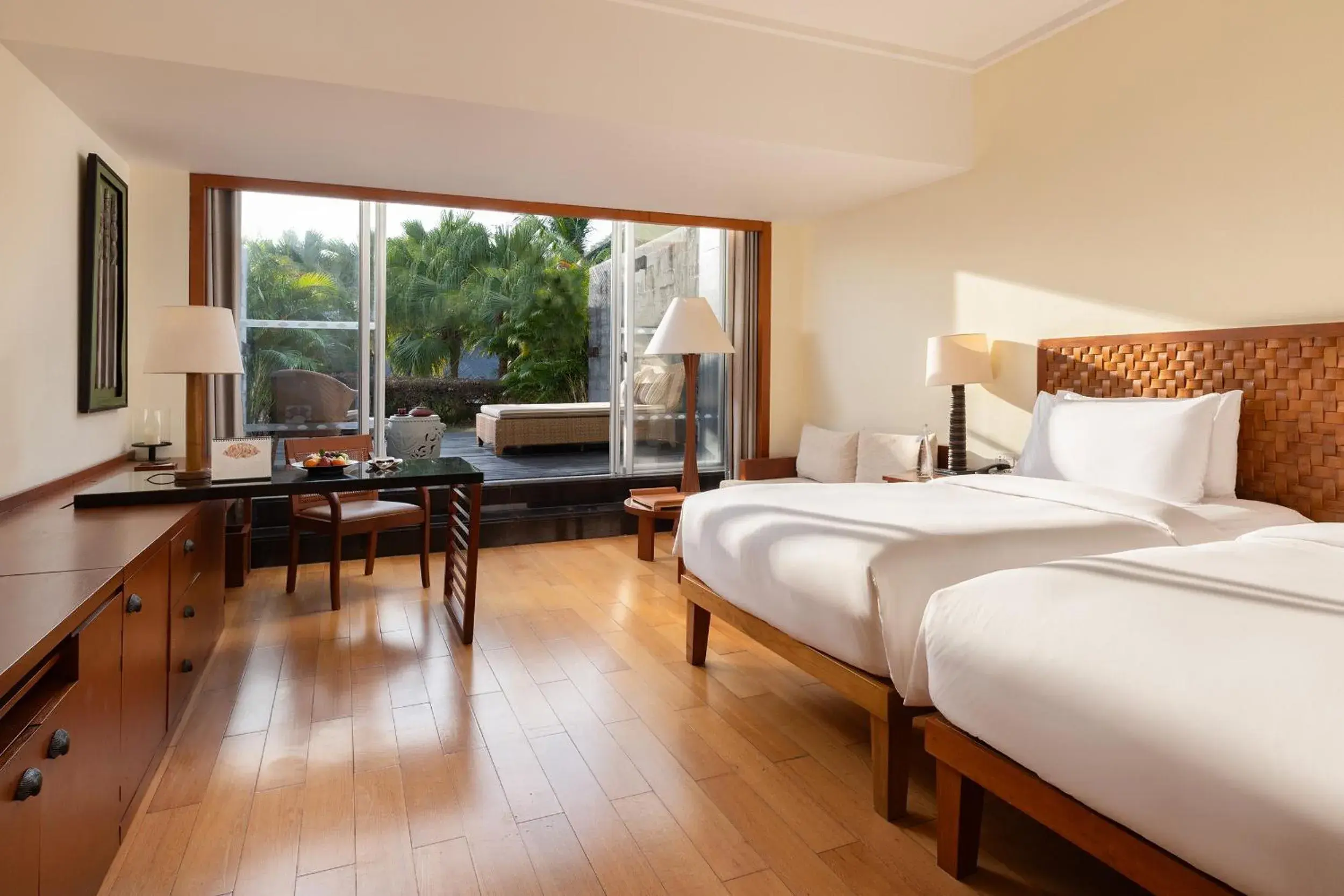 Bed in Mandarin Oriental, Sanya Bed in Mandarin Oriental, Sanya