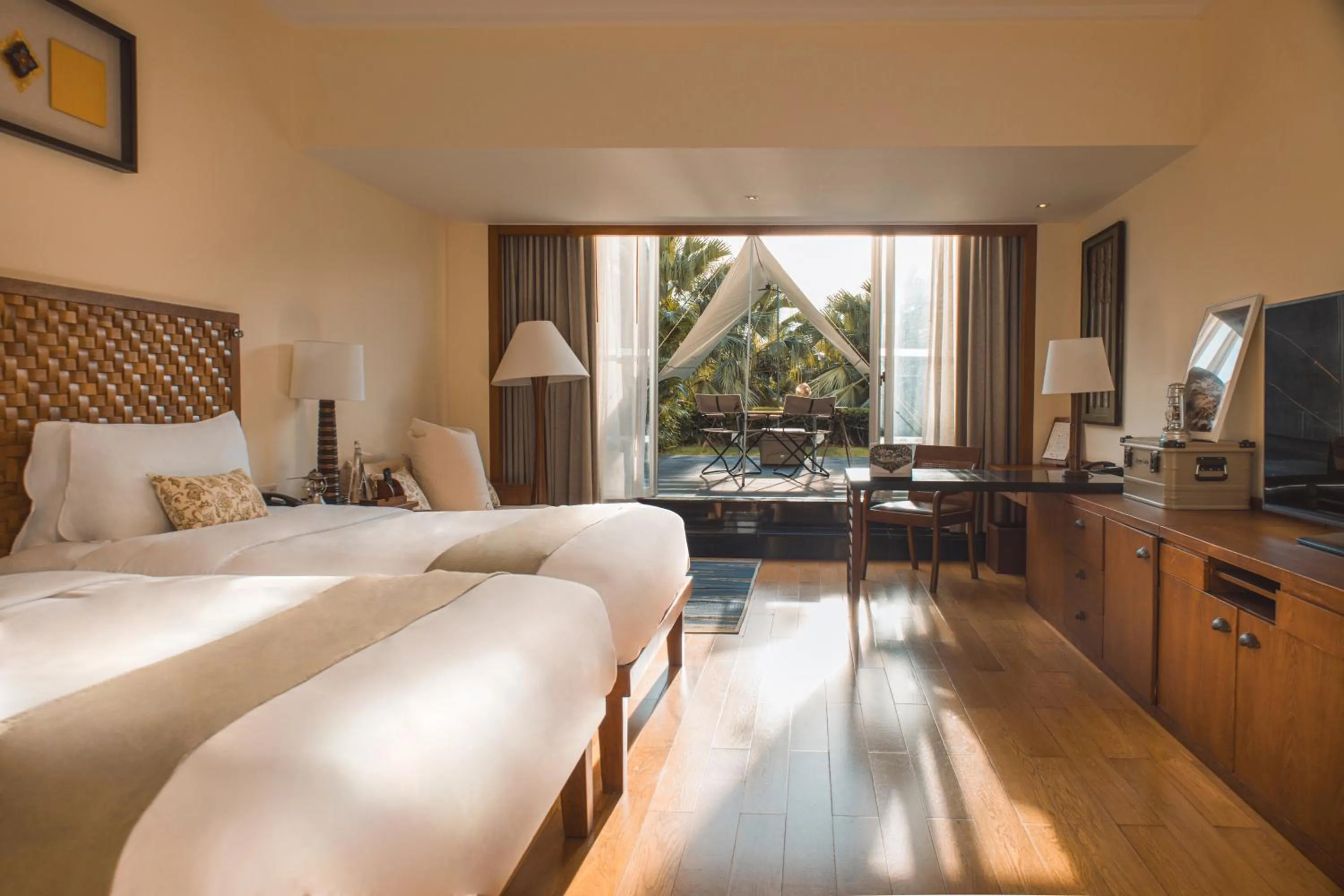 Photo of the whole room, Bed in Mandarin Oriental, Sanya