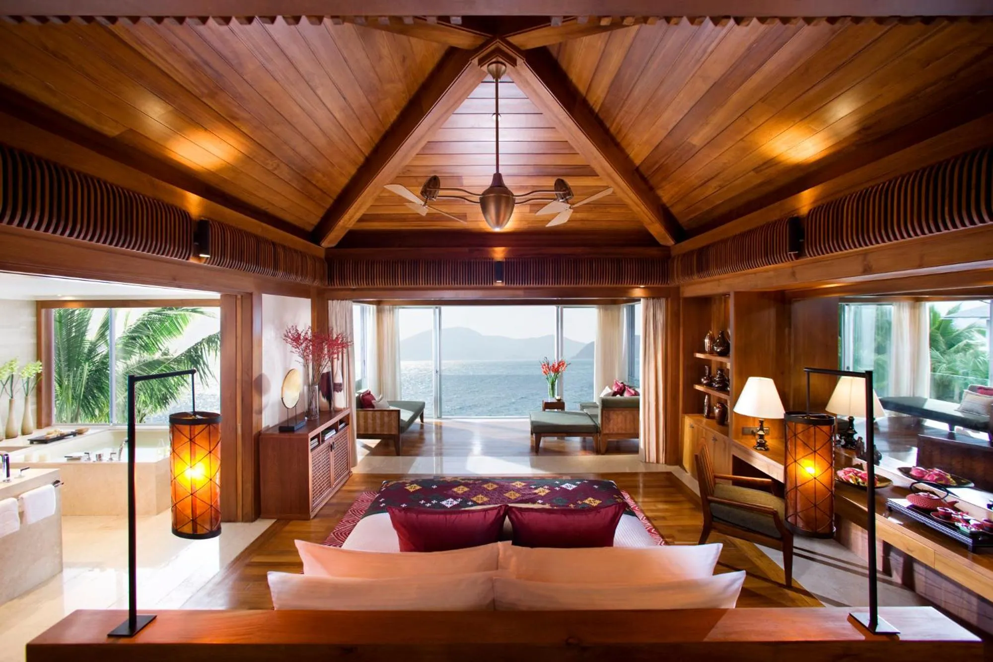 Photo of the whole room, Bed in Mandarin Oriental, Sanya