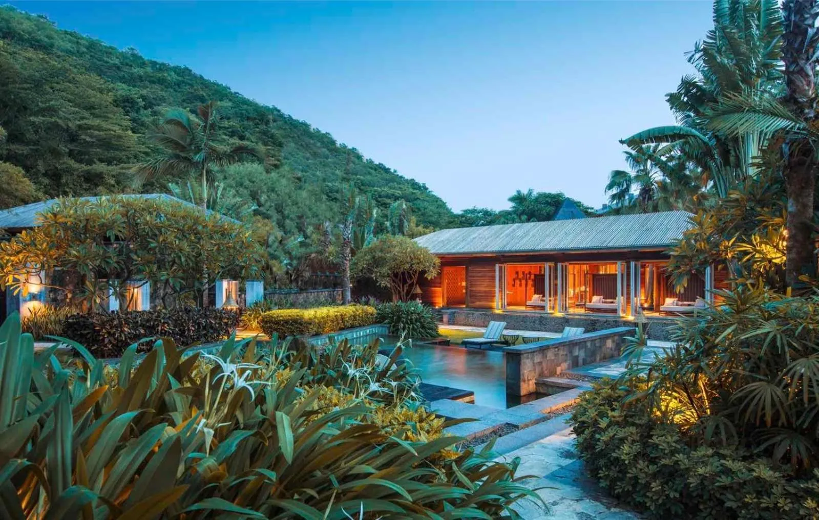 Property building in Mandarin Oriental, Sanya