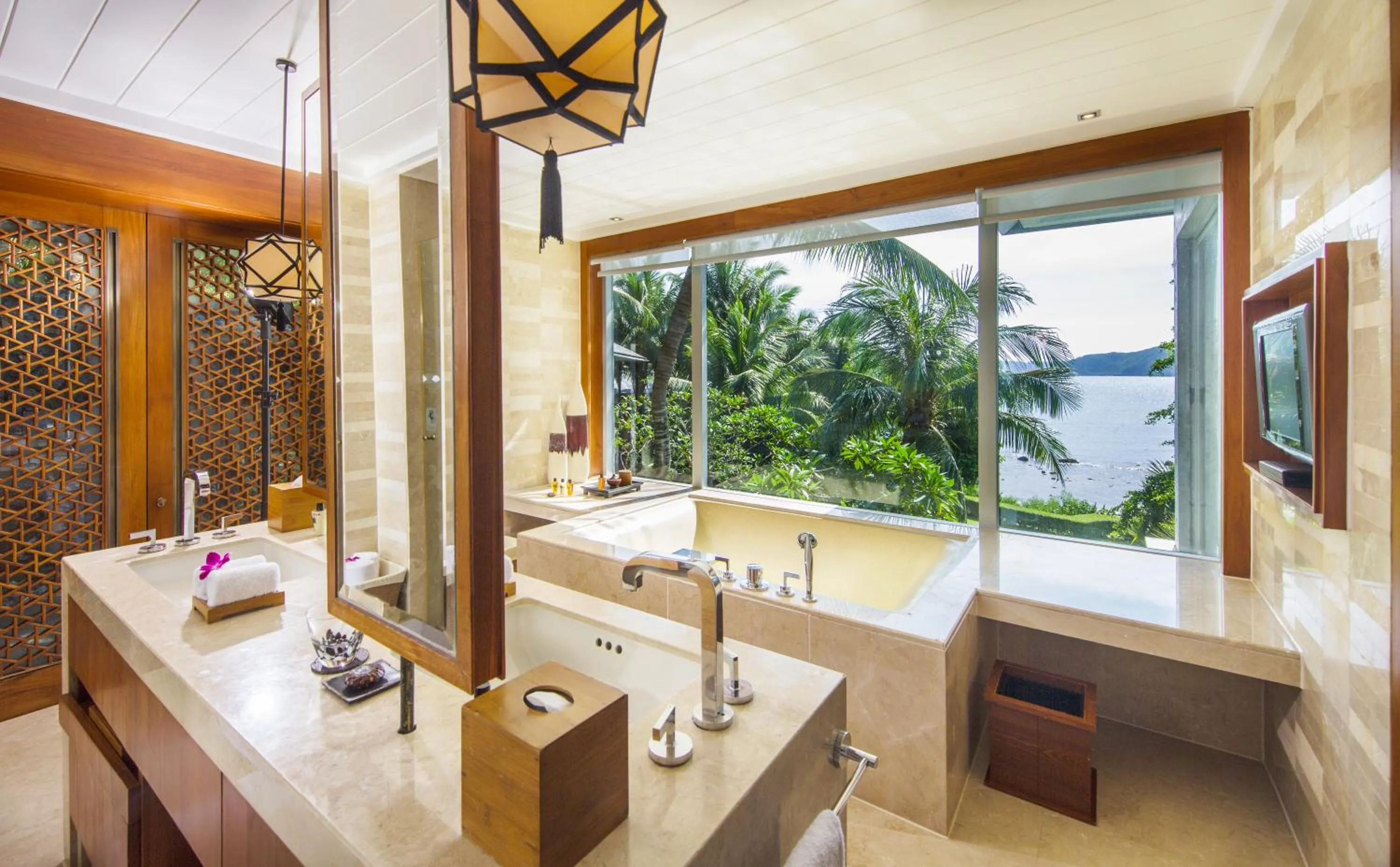 Bathroom in Mandarin Oriental, Sanya