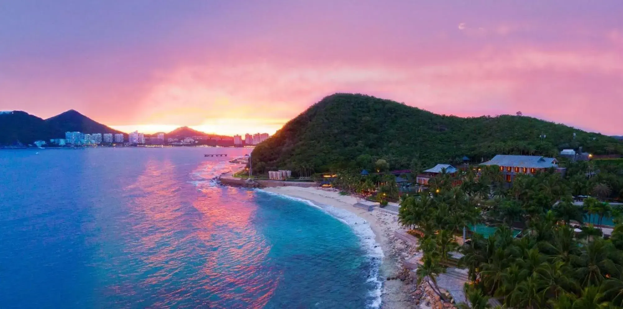 Property building in Mandarin Oriental, Sanya Property building in Mandarin Oriental, Sanya