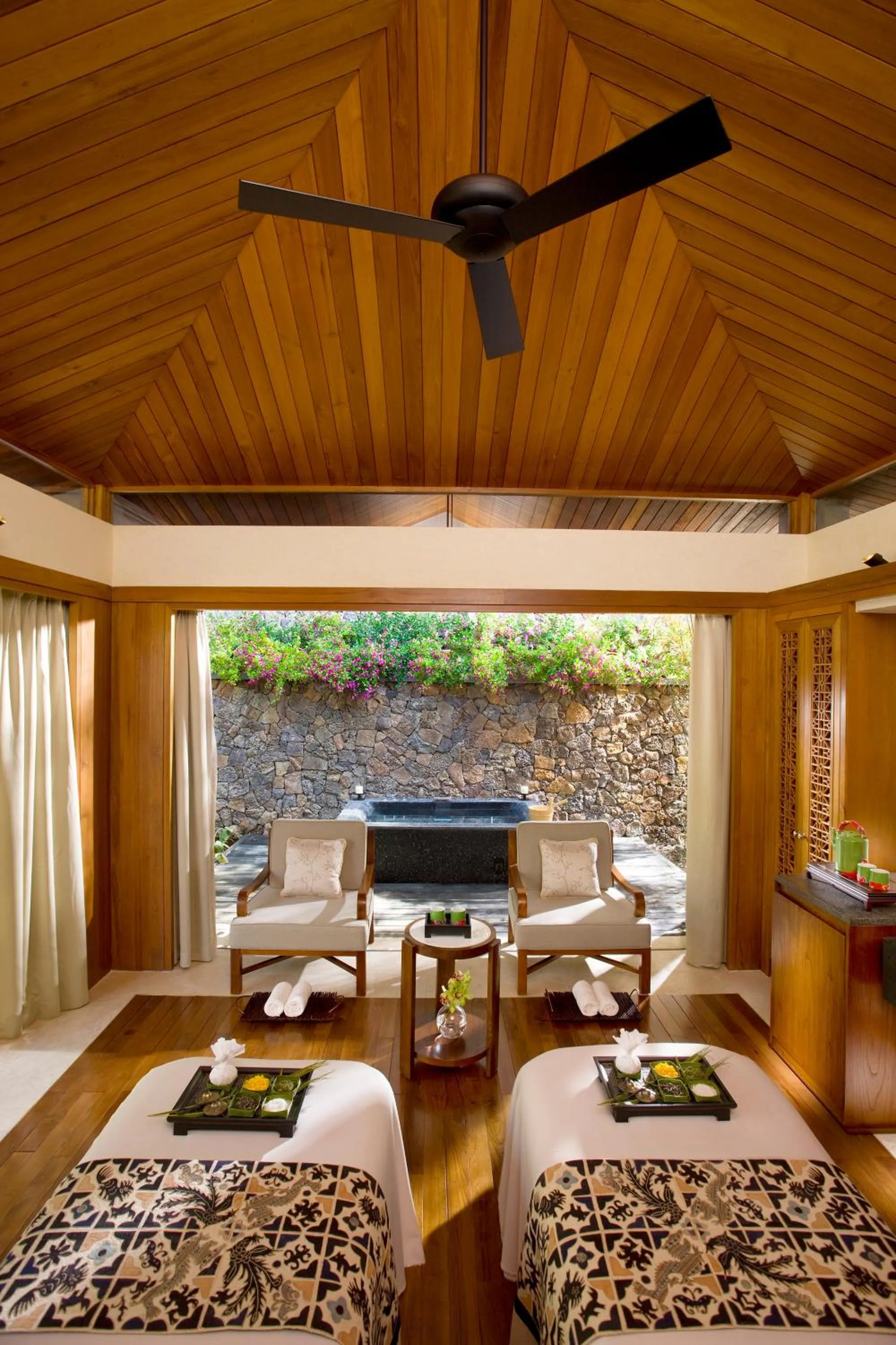 Spa and wellness centre/facilities, Bed in Mandarin Oriental, Sanya