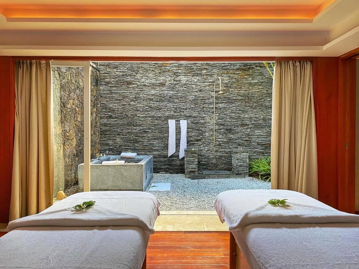 Spa and wellness centre/facilities, Bed in Mandarin Oriental, Sanya