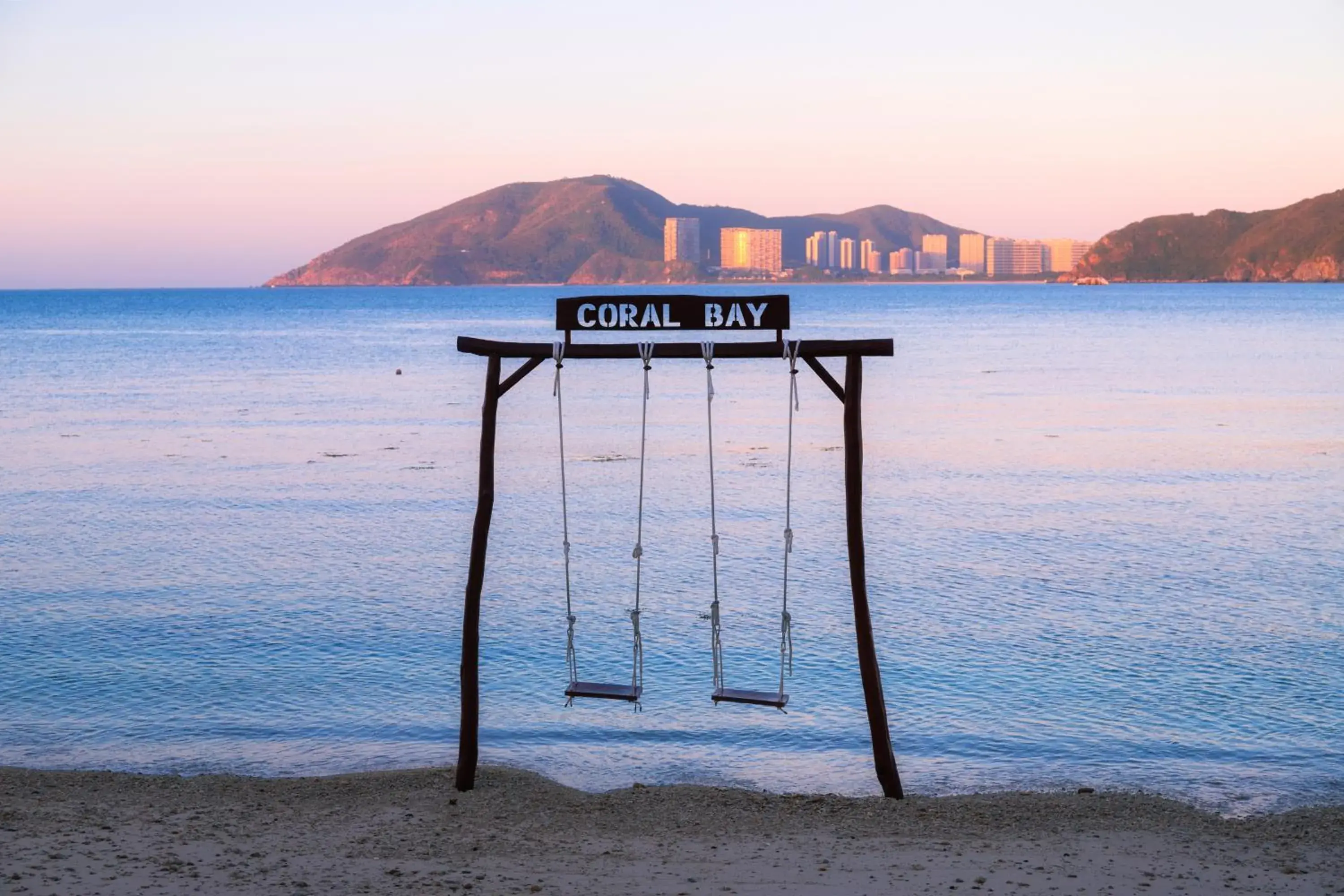 Property building in Mandarin Oriental, Sanya Property building in Mandarin Oriental, Sanya