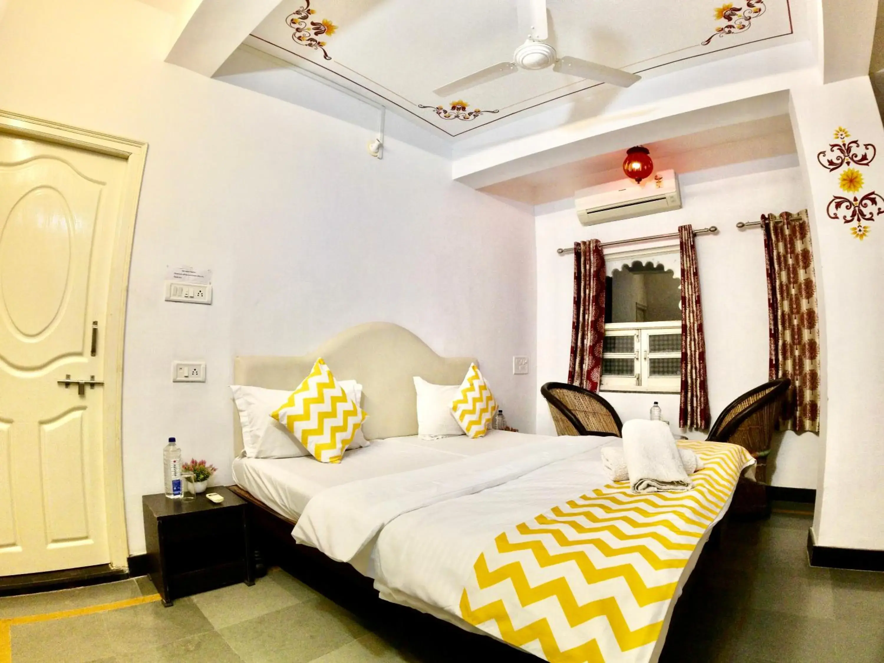 Bed in Maa Ji House on Lake Pichola Bed in Maa Ji House on Lake Pichola