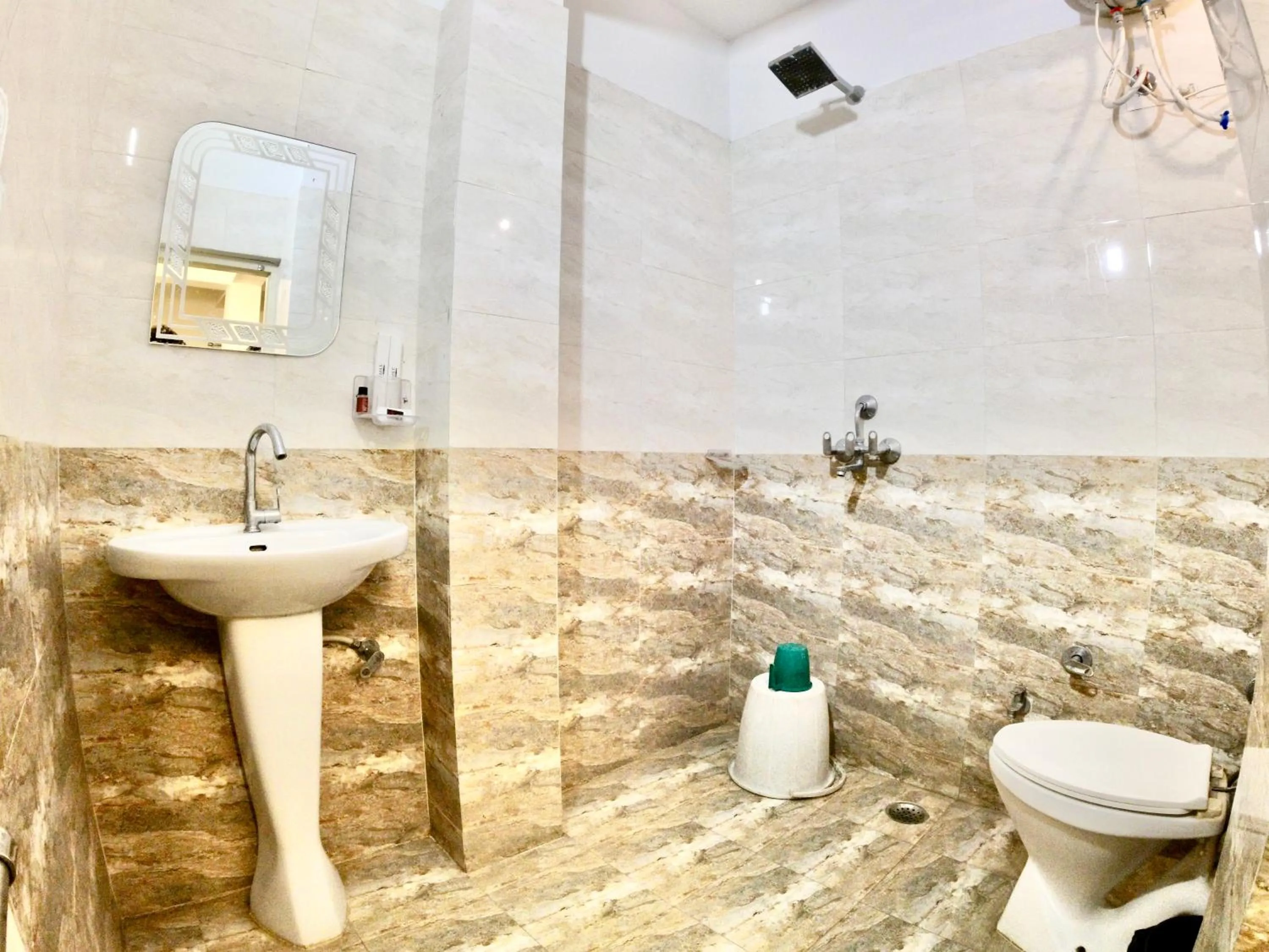 Shower in Maa Ji House on Lake Pichola