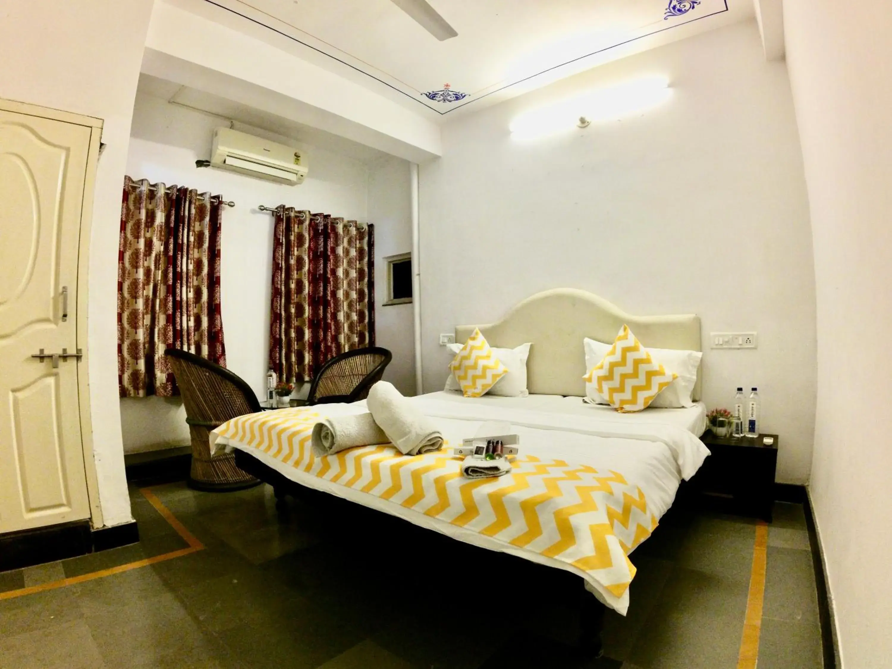 Bed in Maa Ji House on Lake Pichola Bed in Maa Ji House on Lake Pichola