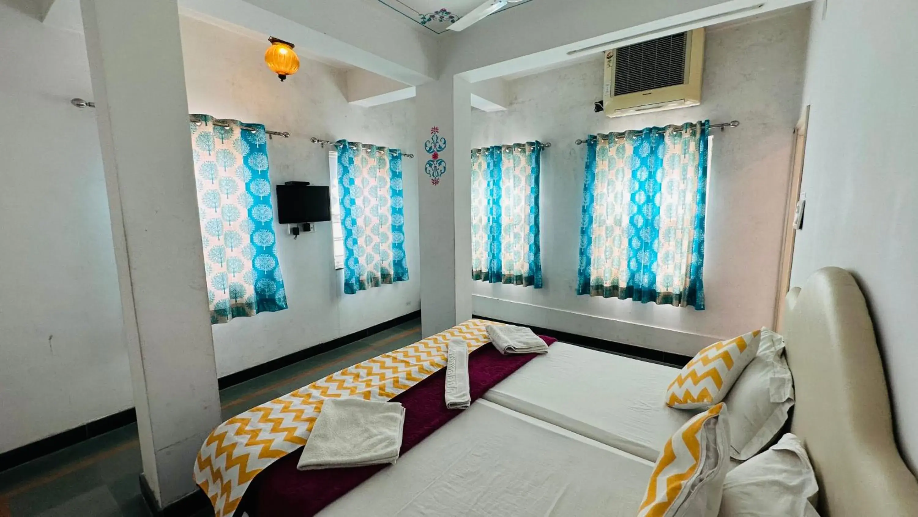 Bed in Maa Ji House on Lake Pichola Bed in Maa Ji House on Lake Pichola