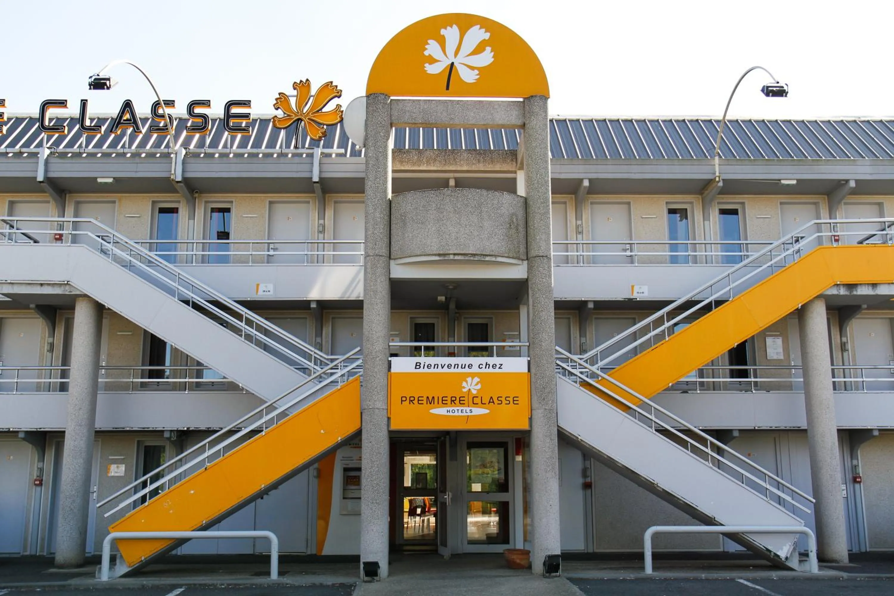 Facade/entrance in Premiere Classe Tours Sud - Chambray Lès Tours