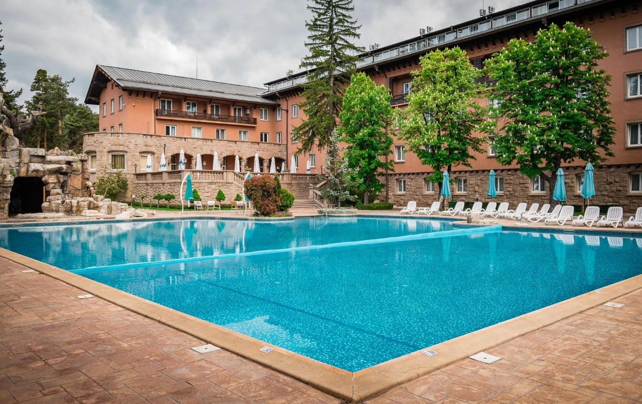 Property building in Spa Hotel Dvoretsa