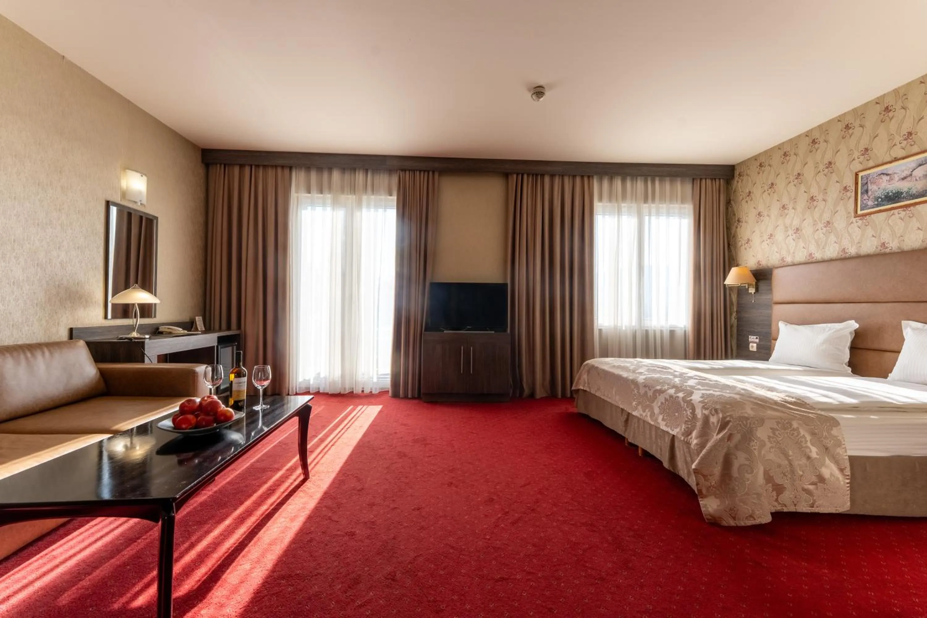 Property building, Bed in Spa Hotel Dvoretsa