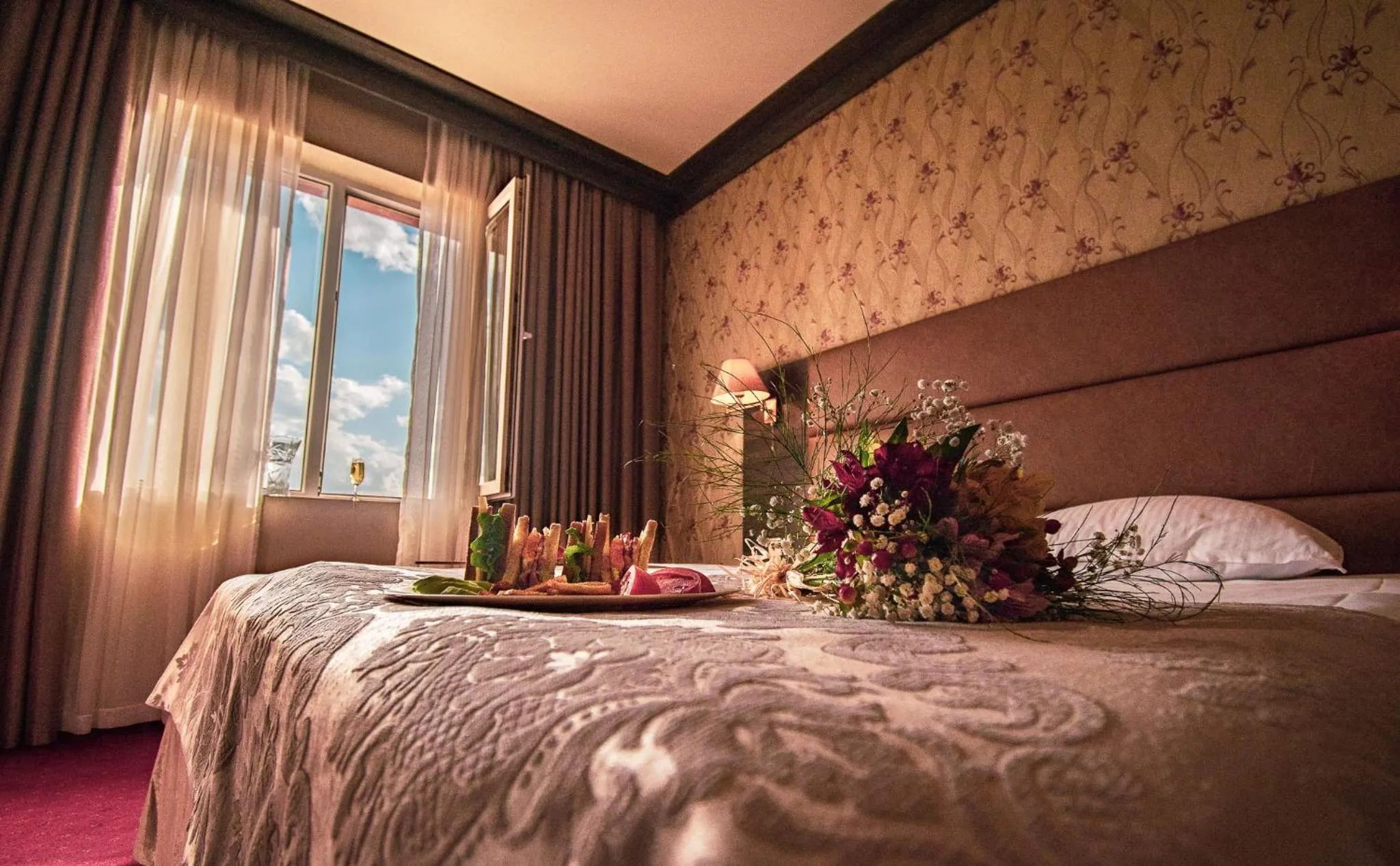 Bed in Spa Hotel Dvoretsa