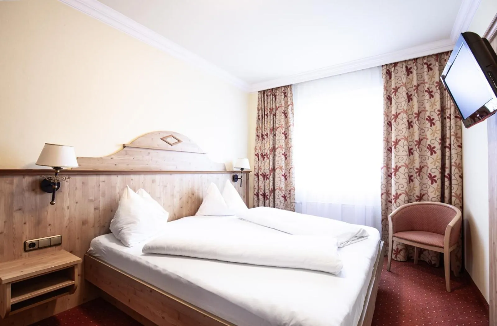 Photo of the whole room, Bed in Landhotel Zellerhof