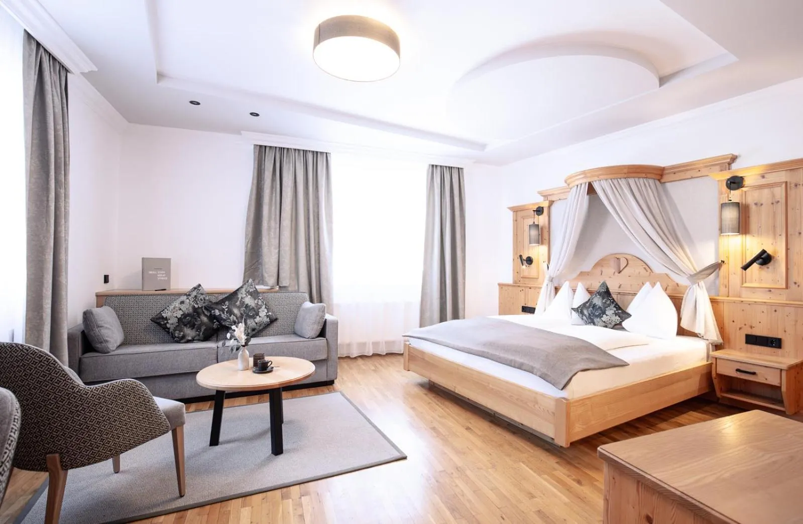 Photo of the whole room, Bed in Landhotel Zellerhof