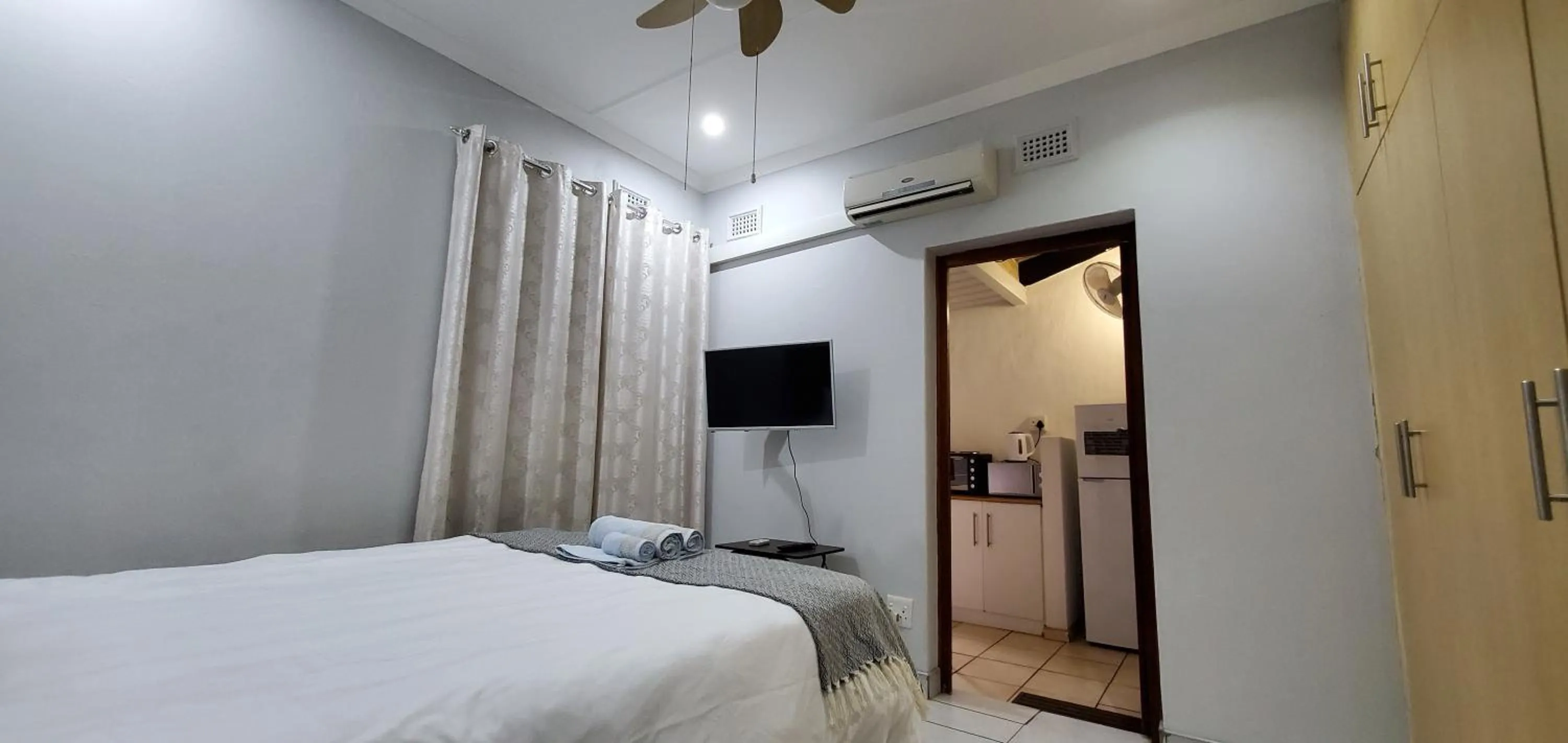 TV and multimedia, Bed in Jessica's Self-catering