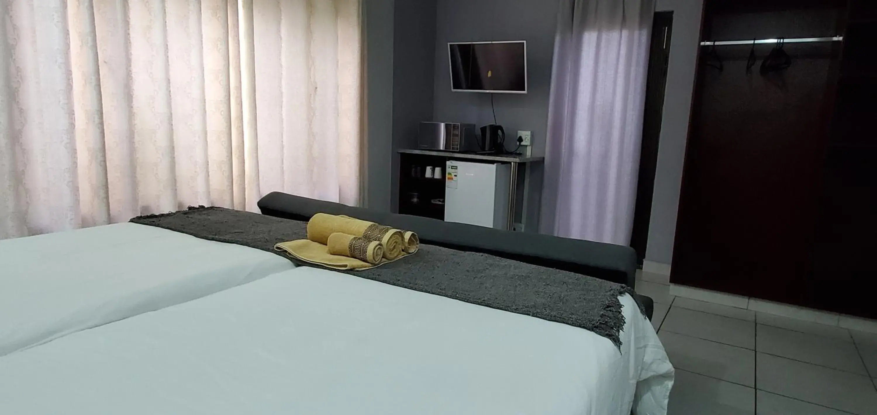 Twin Room (No kitchen) in Jessica's Self-catering Twin Room (No kitchen) in Jessica's Self-catering
