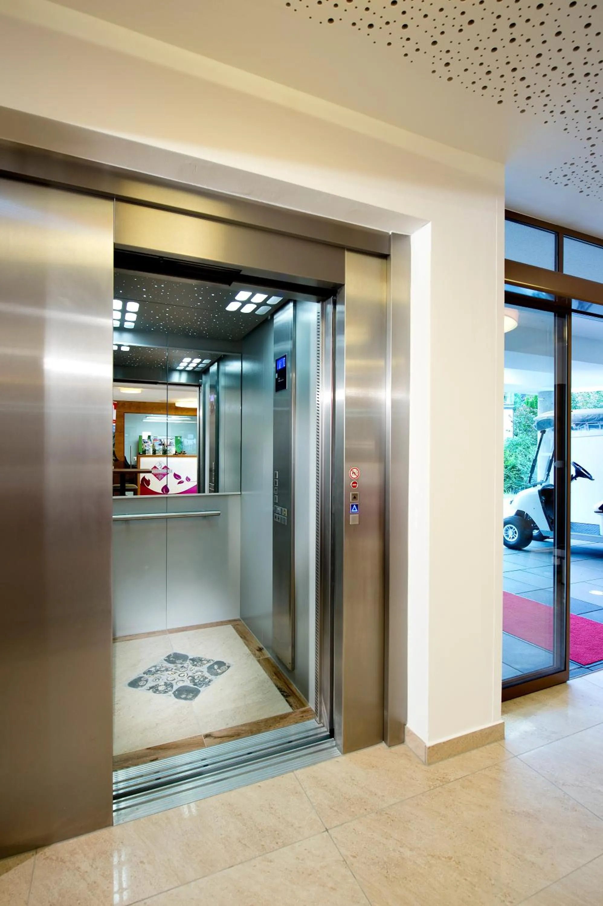 elevator in Hotel Kerschbaumer