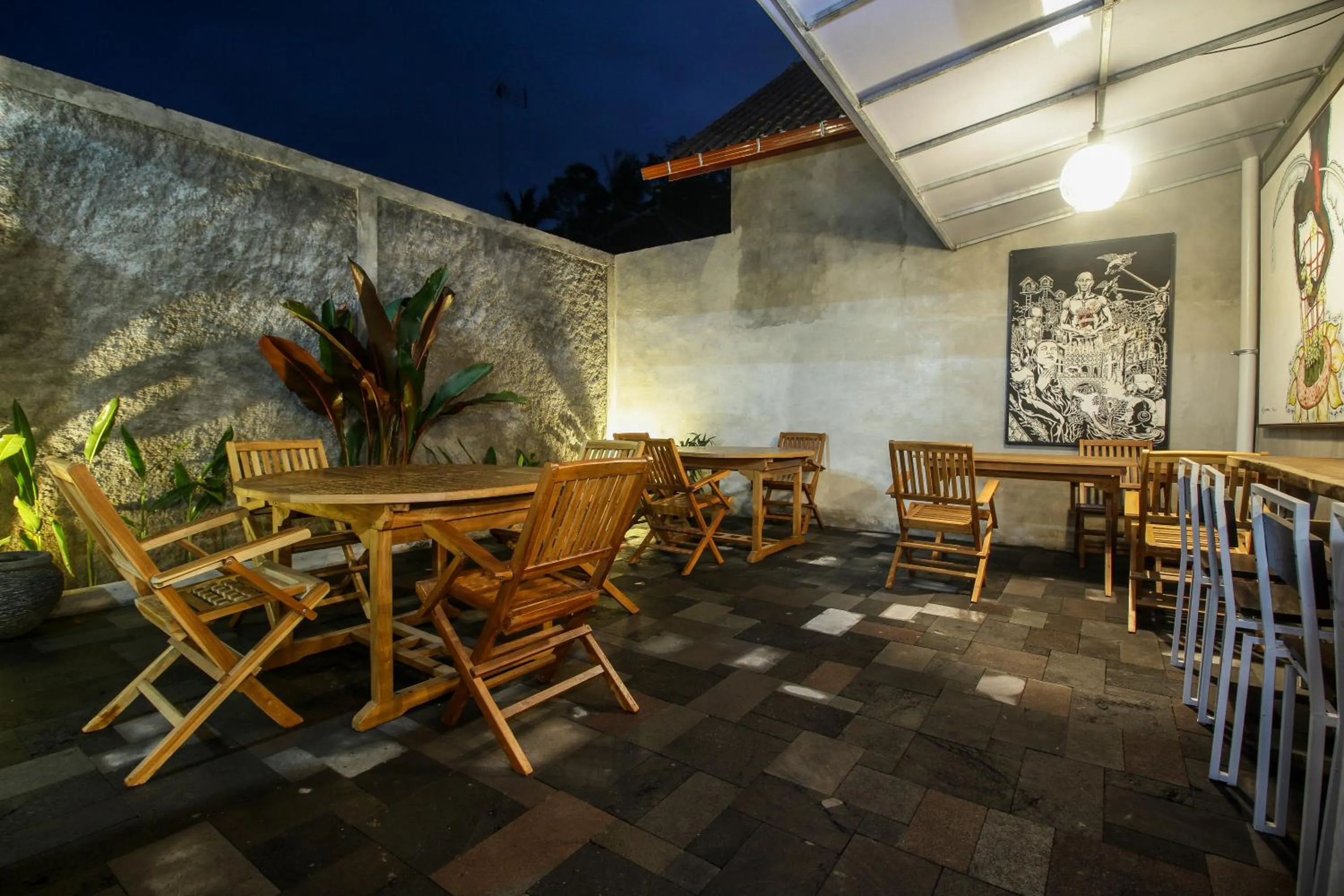 Restaurant/places to eat in Watu Agung Guest House