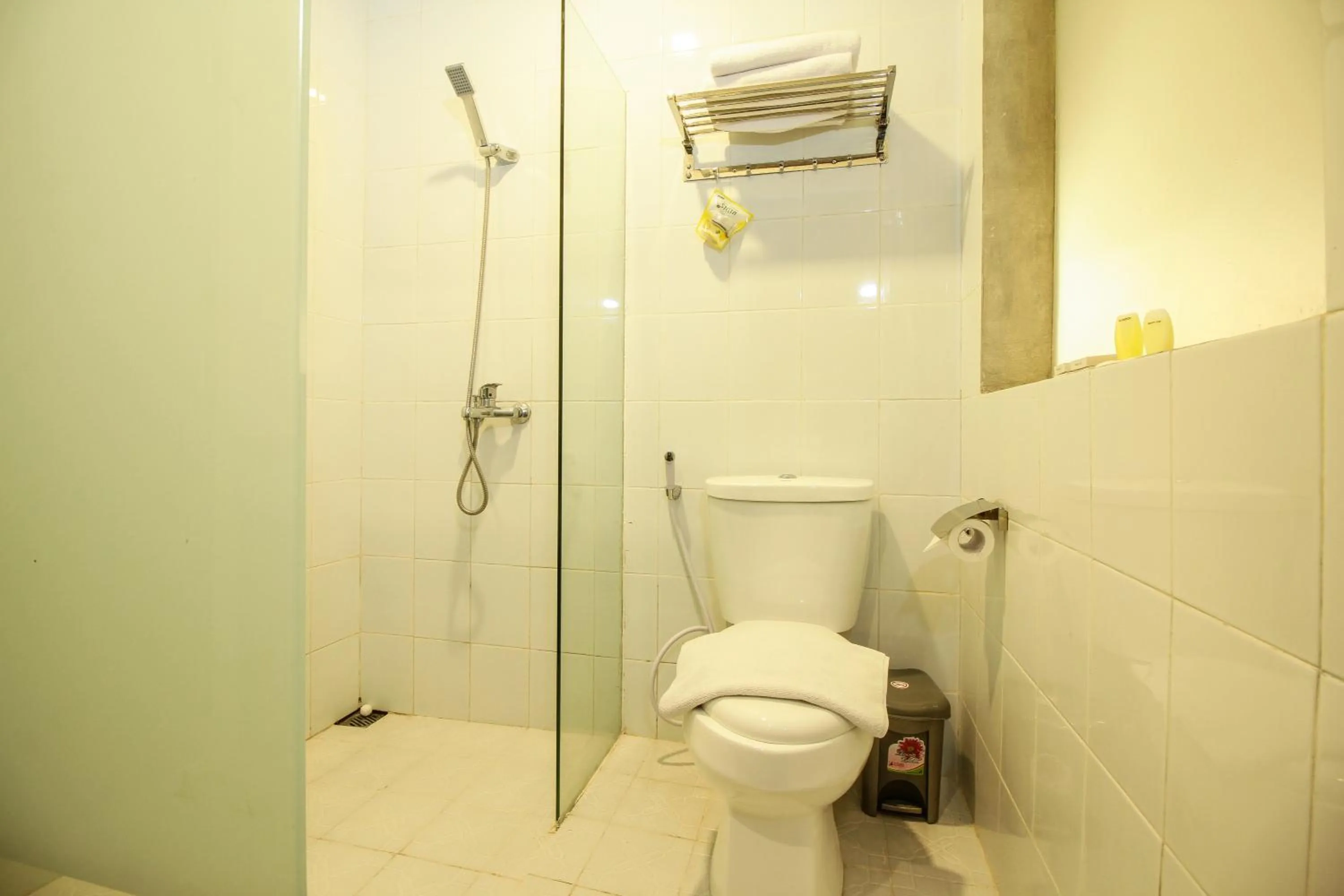 Toilet in Watu Agung Guest House