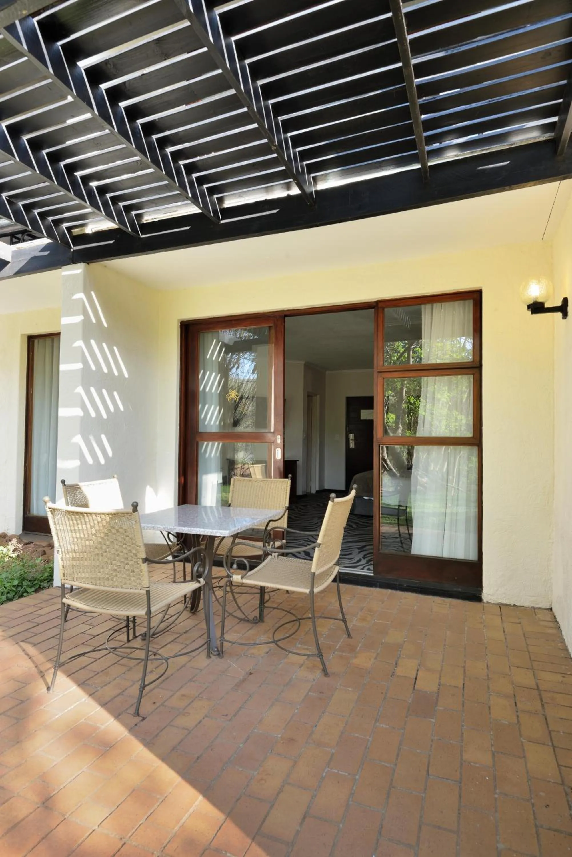 Photo of the whole room in Kwa Maritane Lodge