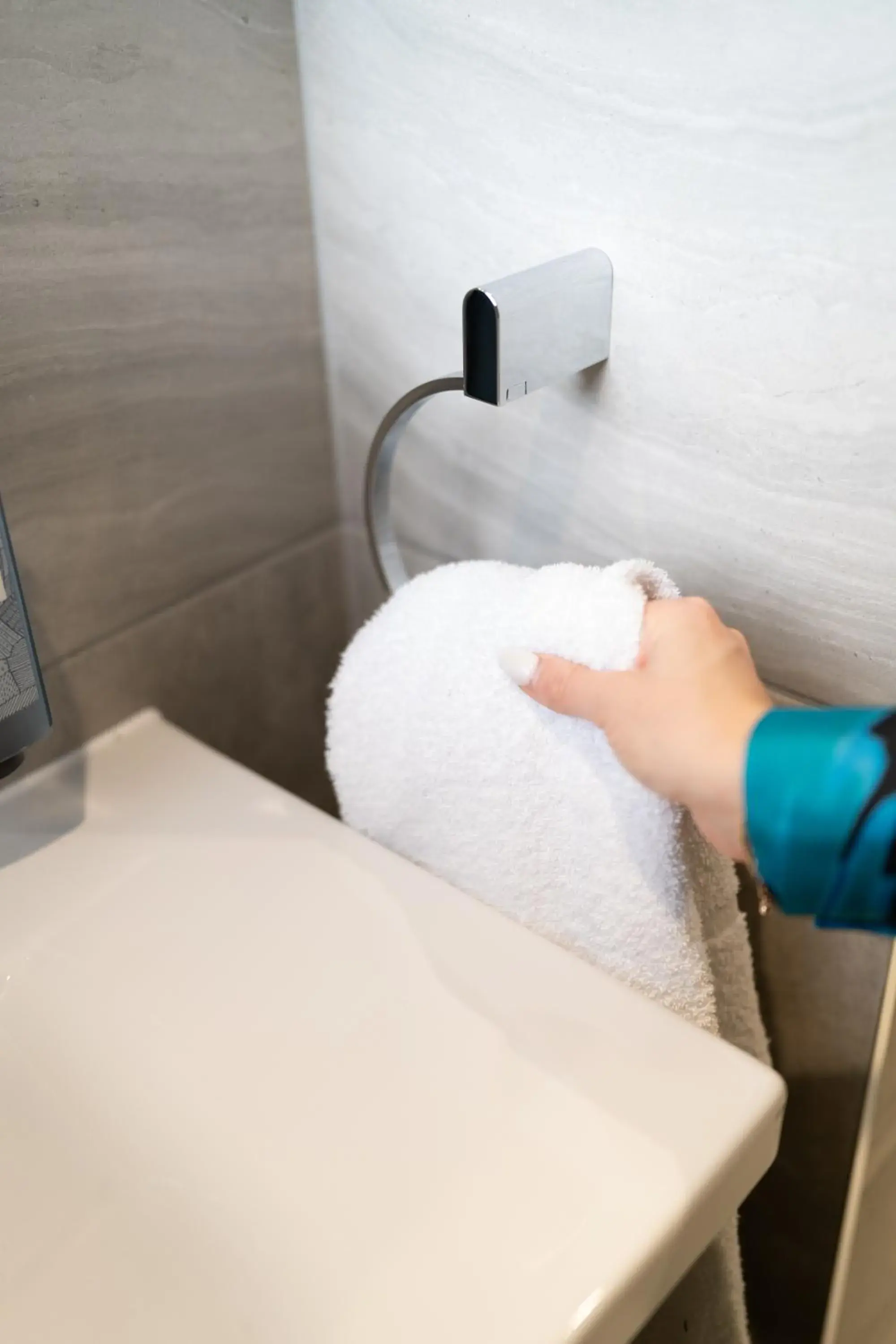 Bathroom, Bed in Clayton Hotel Cardiff Bathroom, Bed in Clayton Hotel Cardiff