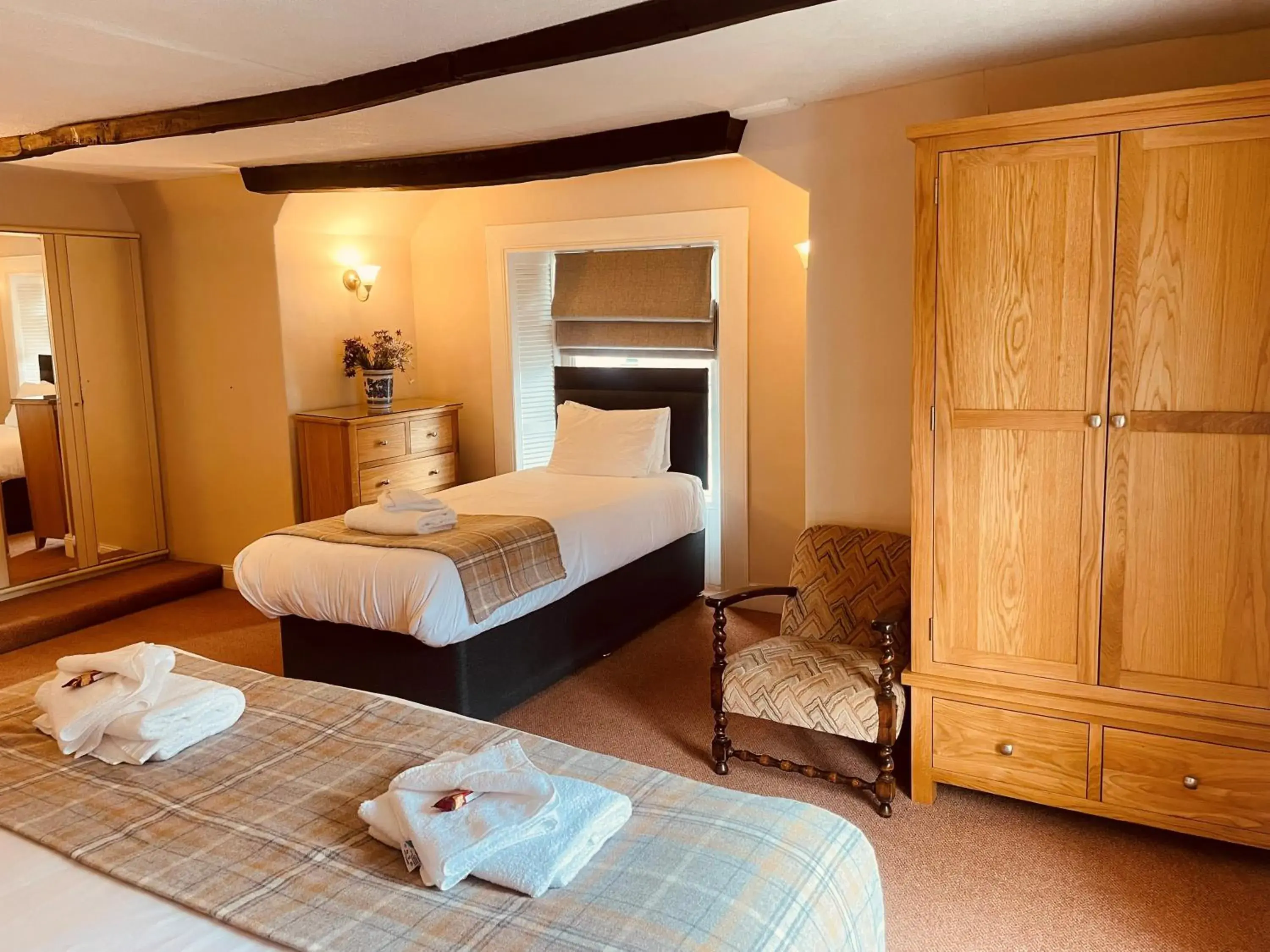 Two-Bedroom House (separate building) in McKays Hotel Two-Bedroom House (separate building) in McKays Hotel