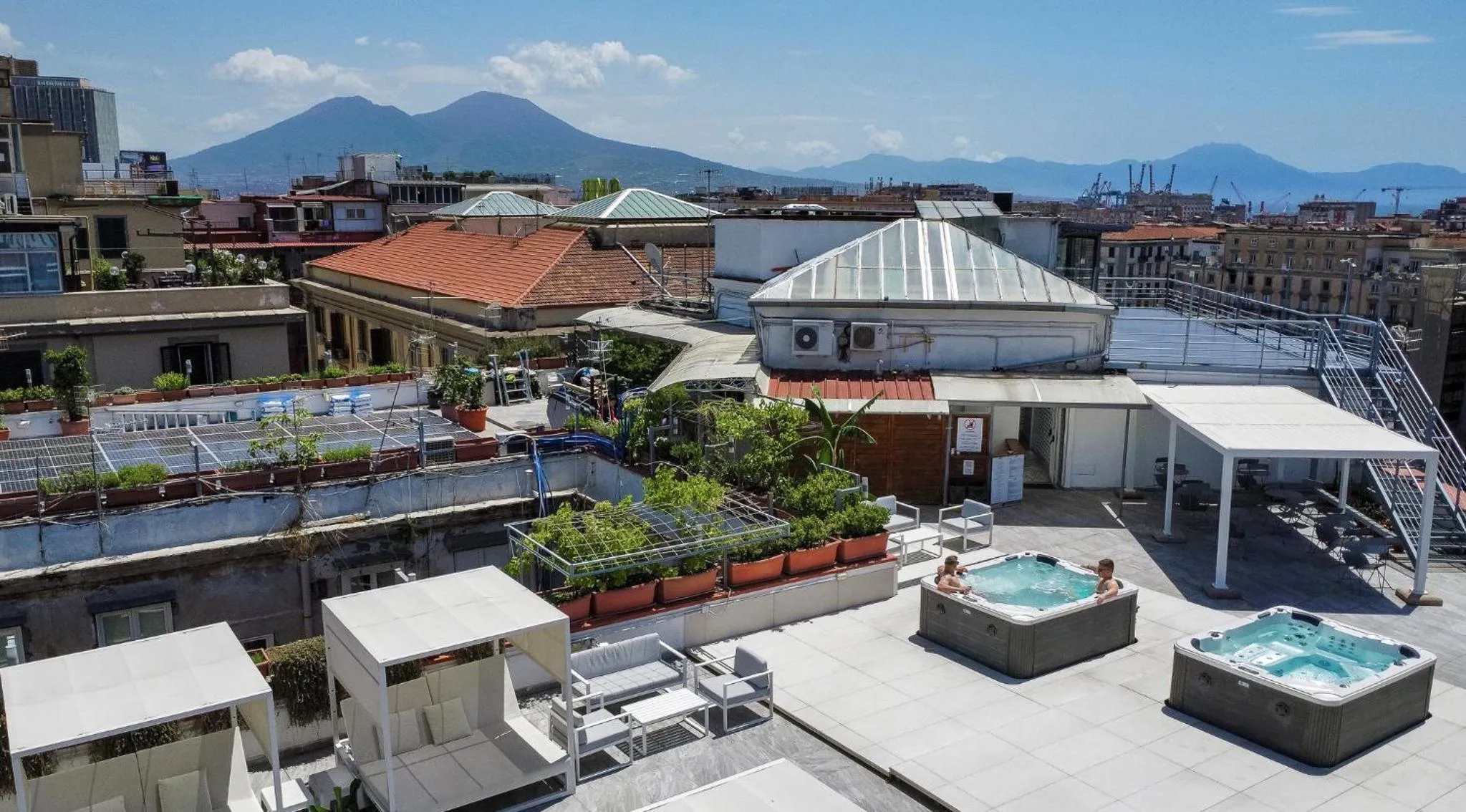 Hot Tub in B&B Sweet Sleep