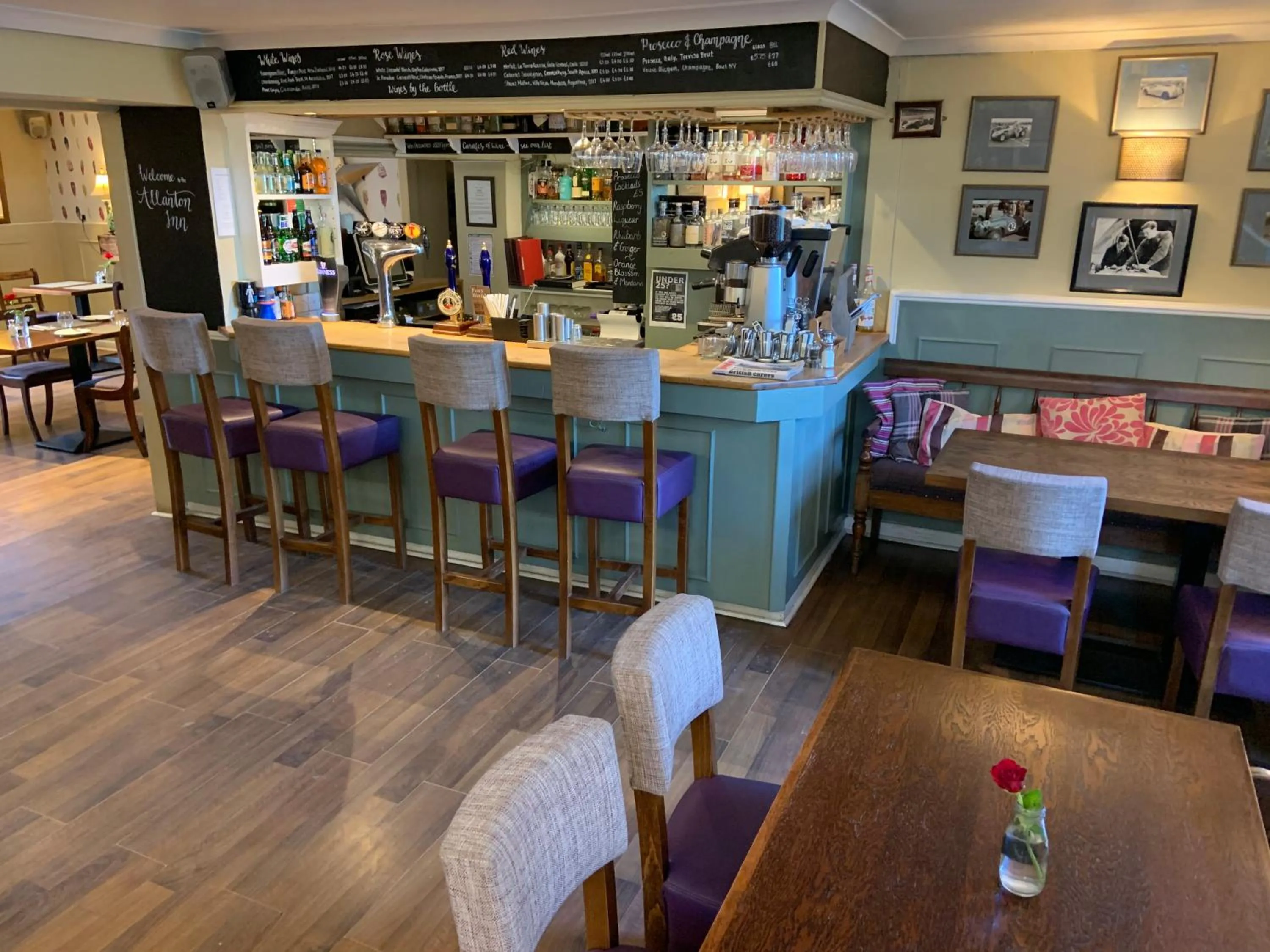 Lounge or bar in Allanton Inn